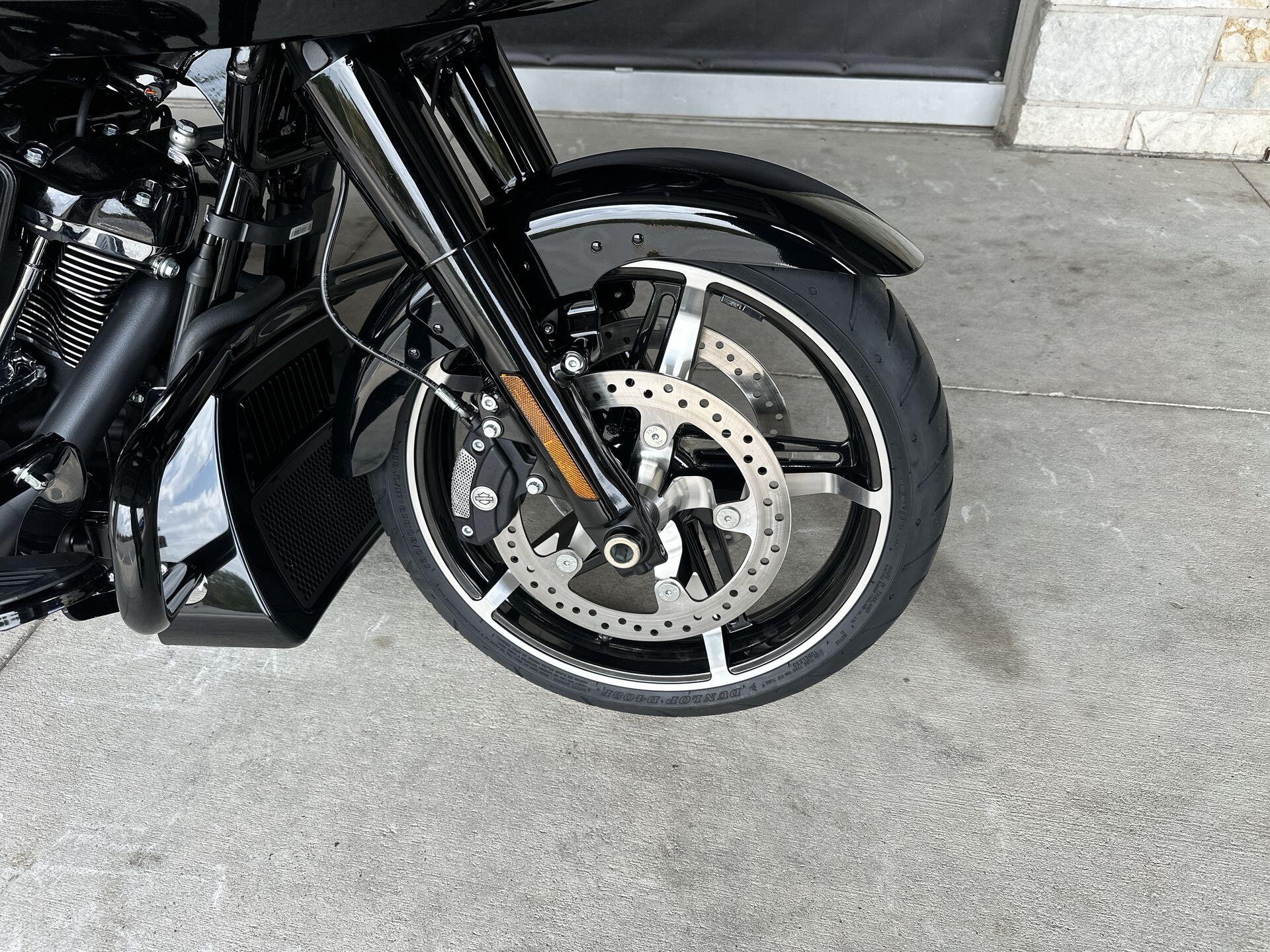2026 Harley-Davidson® Road Glide® FLTRX, photo 12
