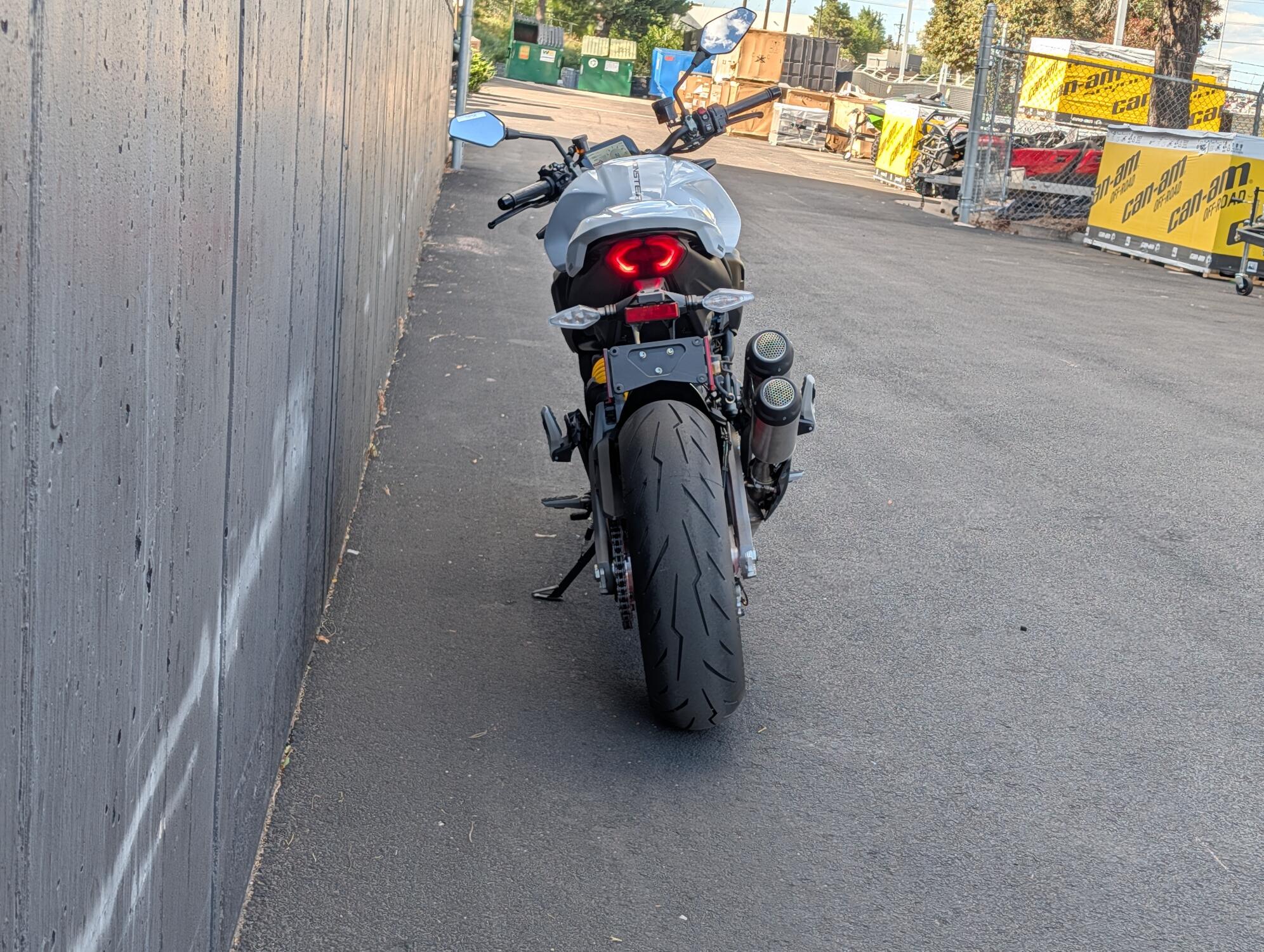 2027 DUCATI MONSTER 896 WHITE, photo 4