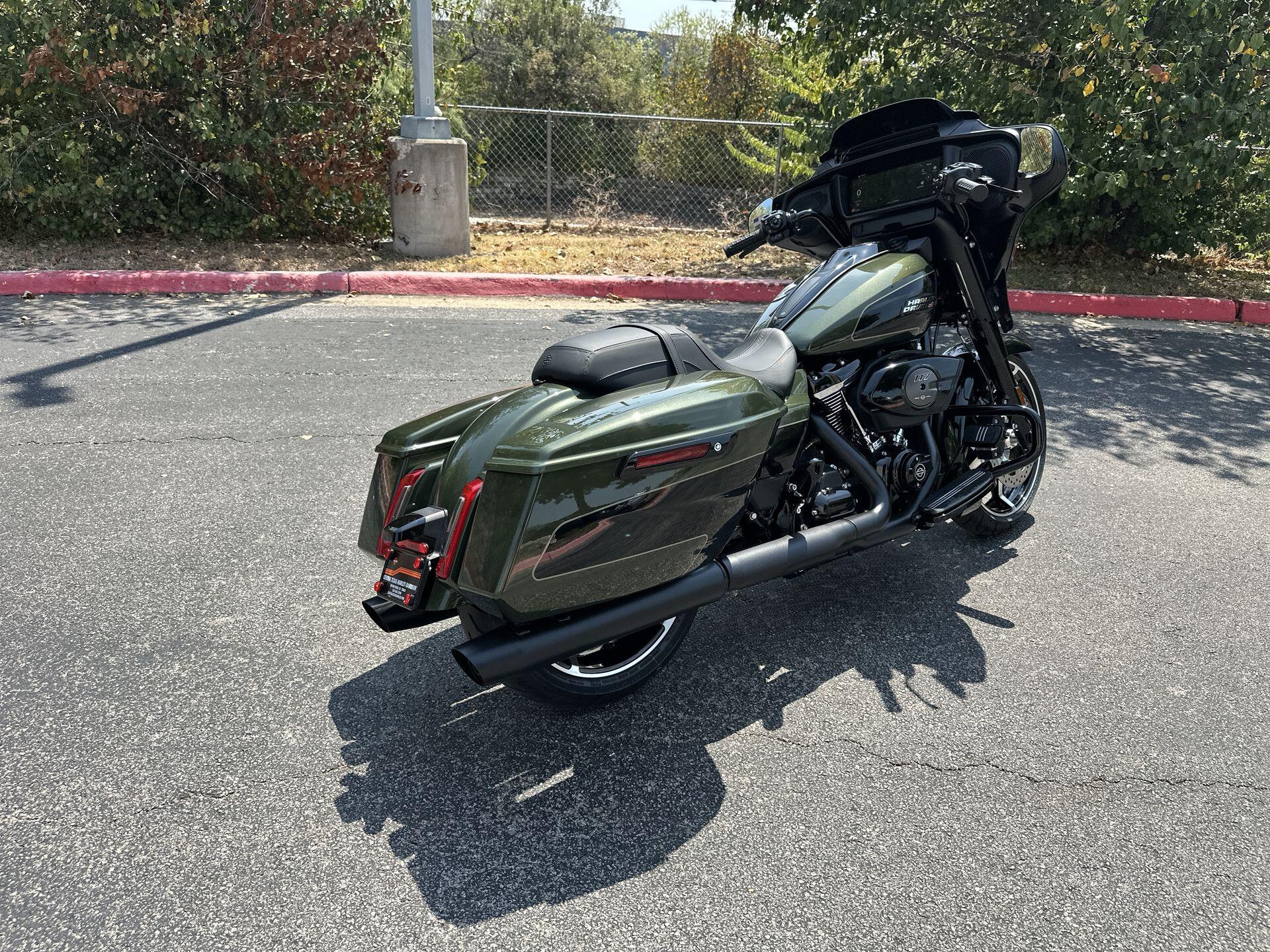 2026 Harley-Davidson® Street Glide® FLHX, photo 9