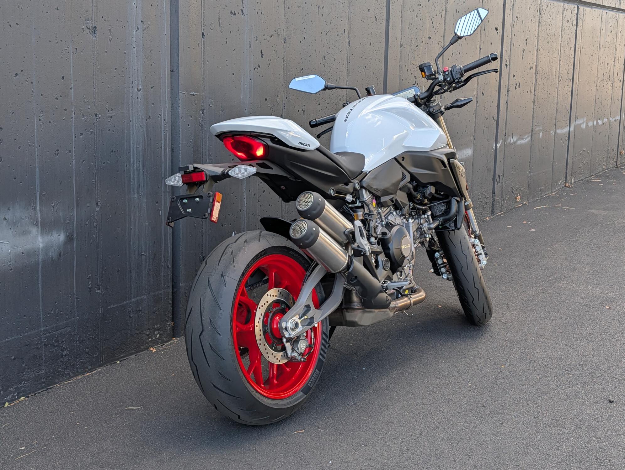 2027 DUCATI MONSTER 896 WHITE, photo 3