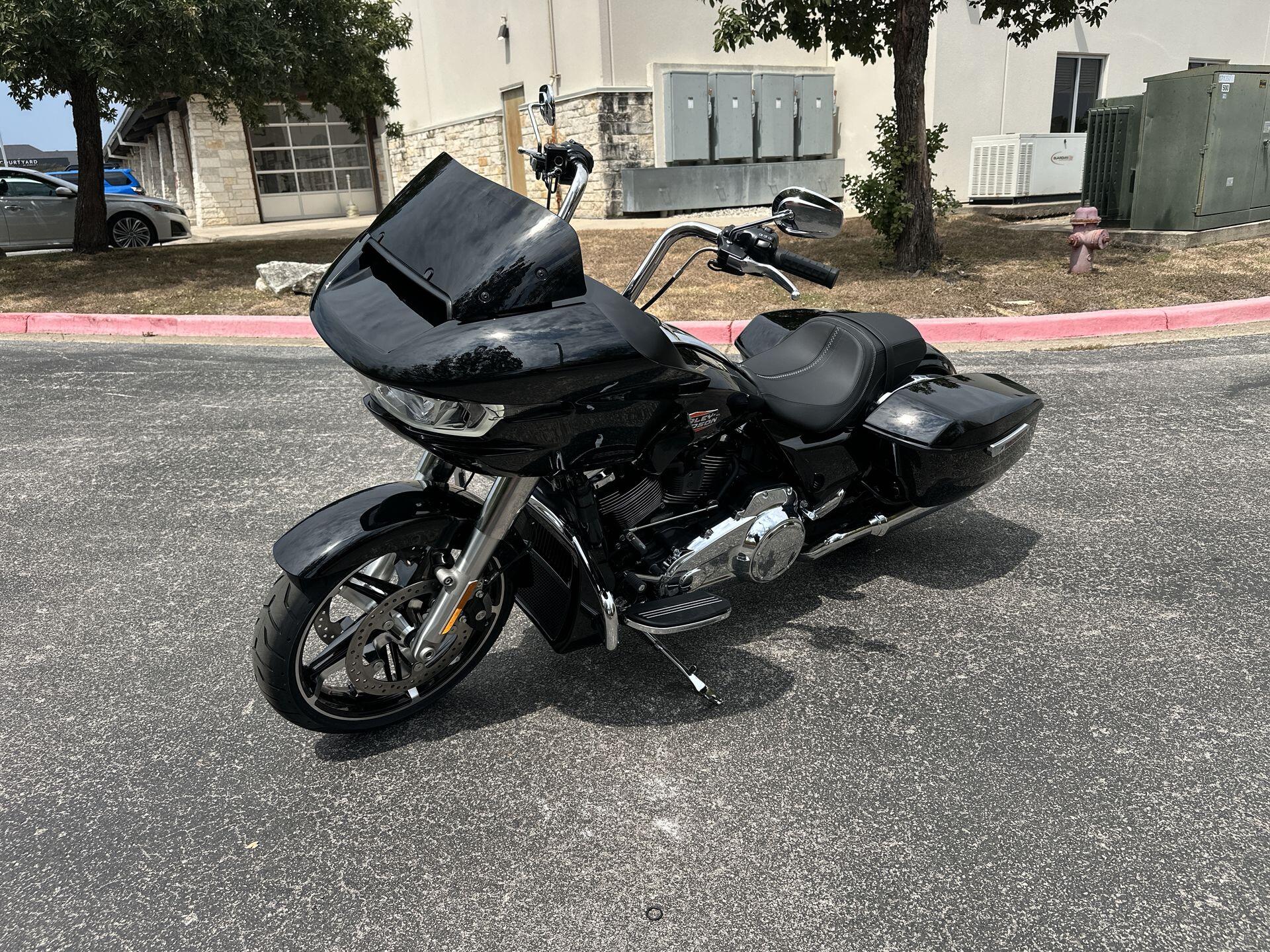 2026 Harley-Davidson® Road Glide® FLTRX, photo 6