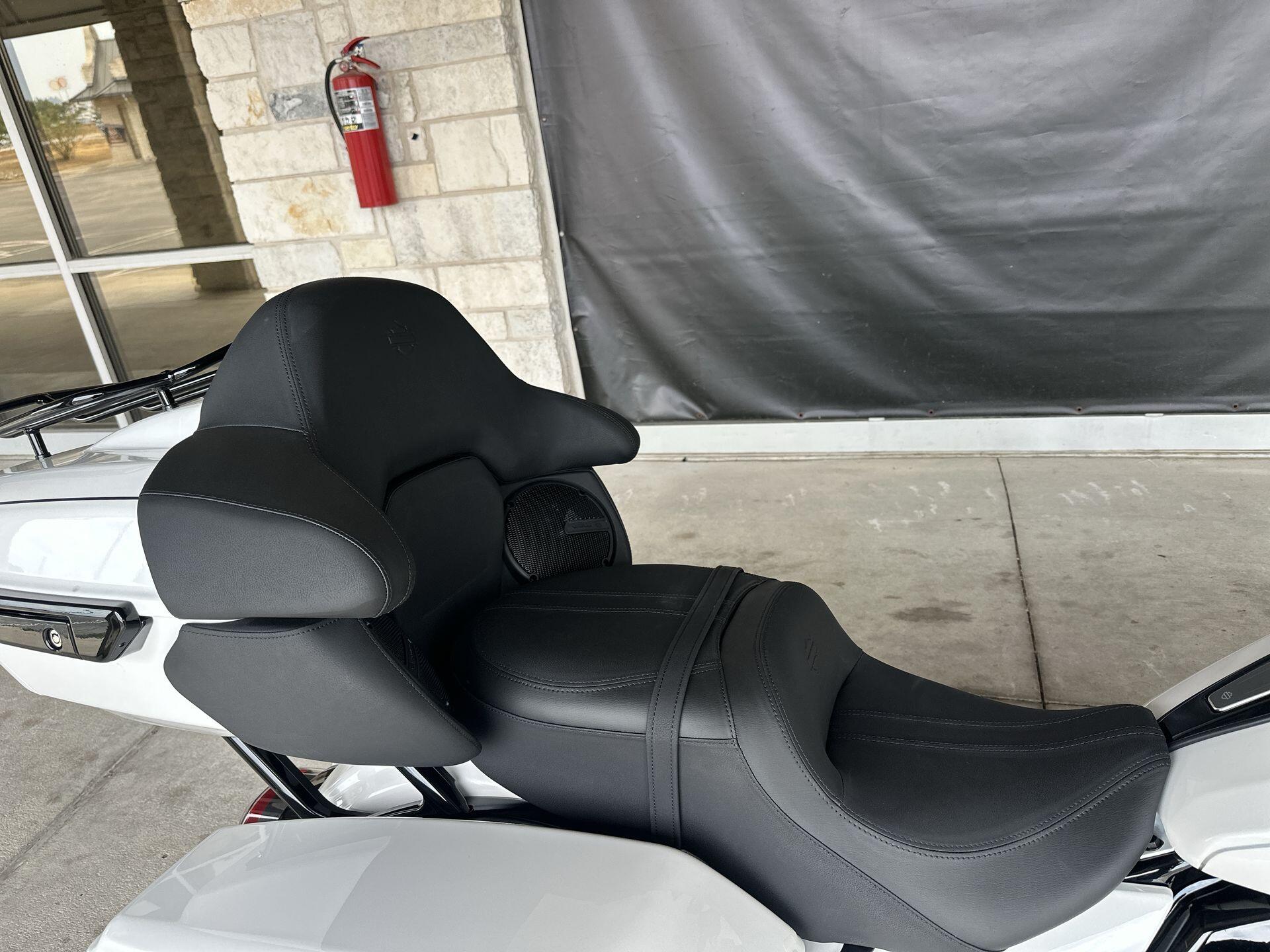 2026 Harley-Davidson® Road Glide Limited FLTRXL, photo 15