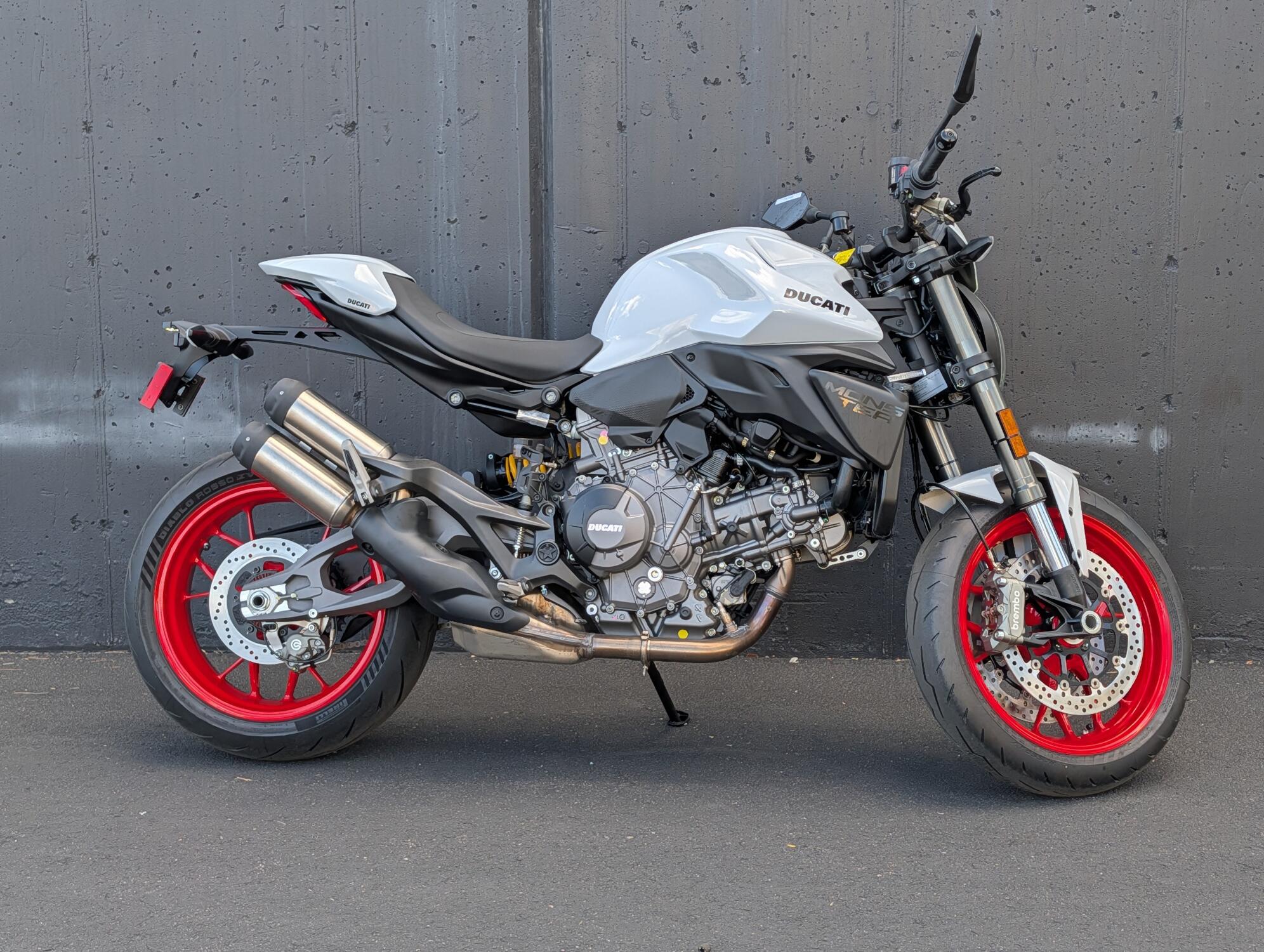 2027 DUCATI MONSTER 896 WHITE, photo 2