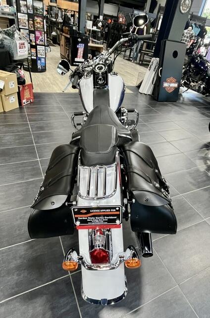 2015 Harley-Davidson® Softail® Deluxe, photo 4