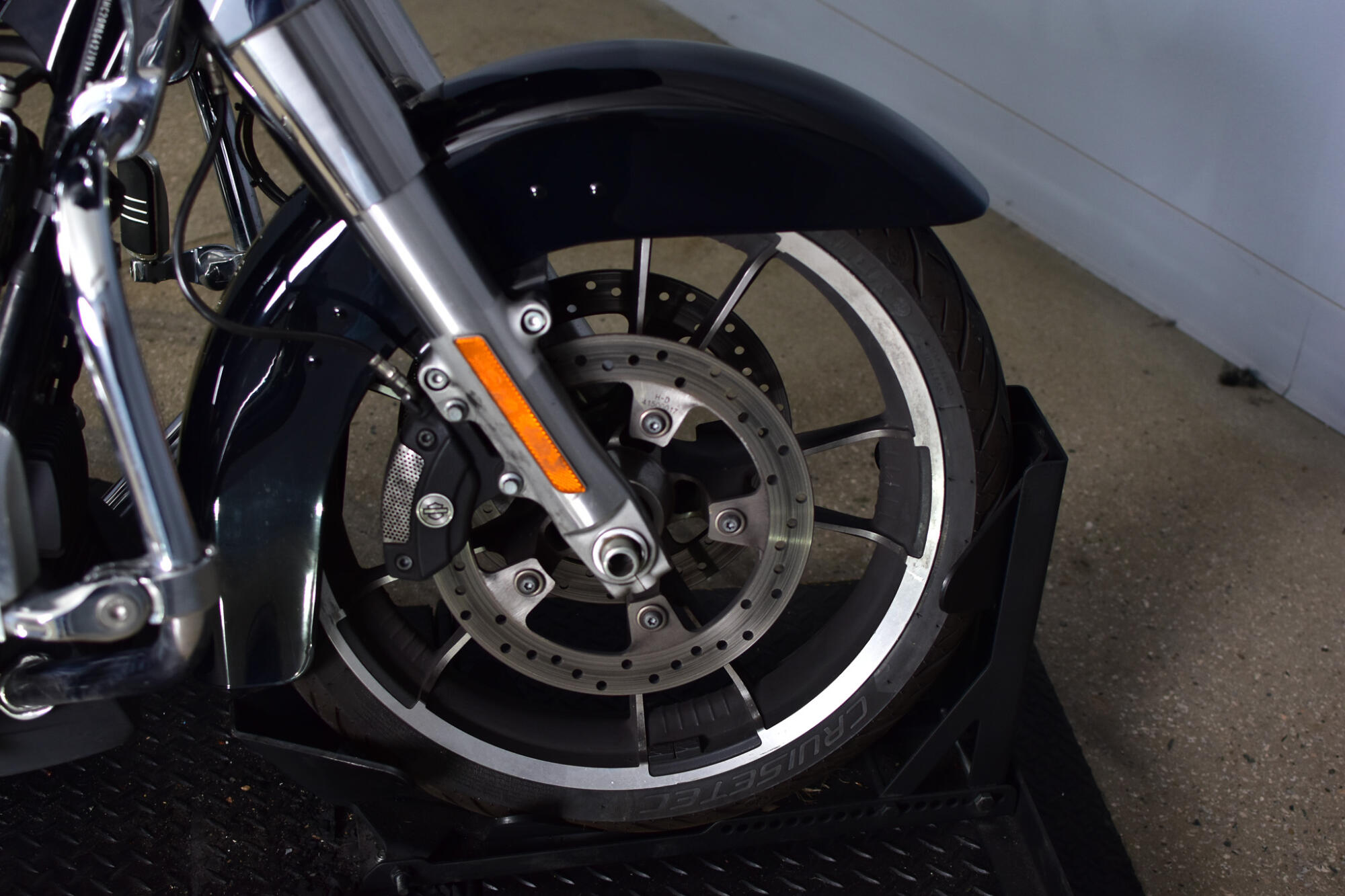 2021 Harley-Davidson® Road Glide® Vivid Black, photo 11