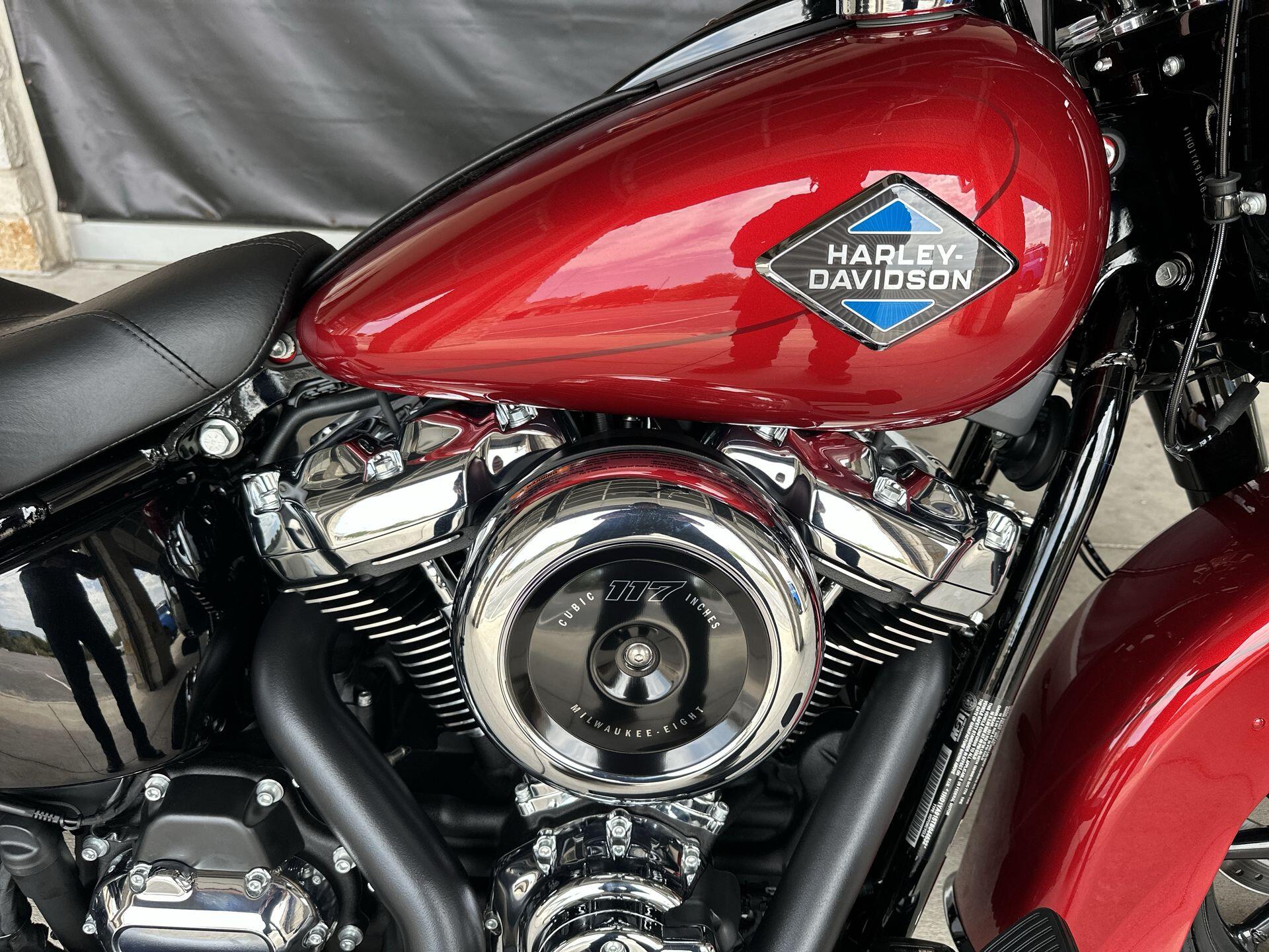 2026 Harley-Davidson® Heritage Classic® FLHC, photo 14