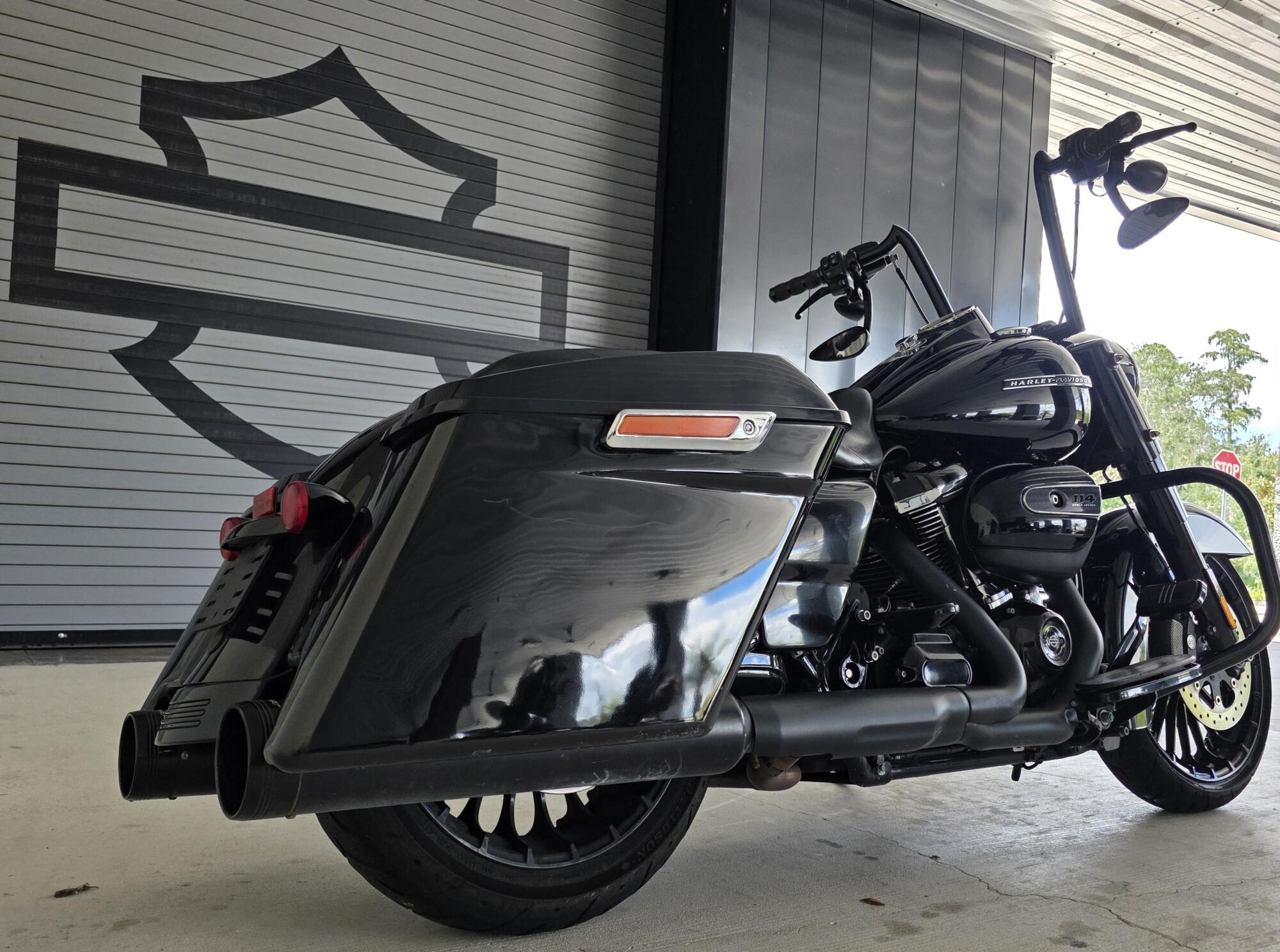 2019 Harley-Davidson® Road King® Special Vivid Black, photo 8
