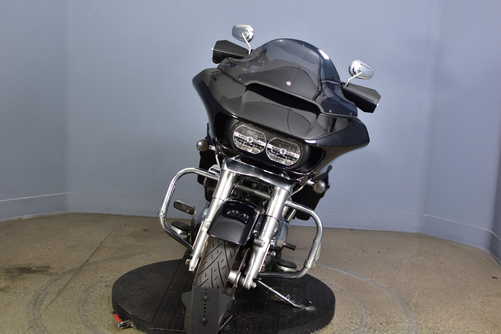 2021 Harley-Davidson® Road Glide® Vivid Black, photo 3