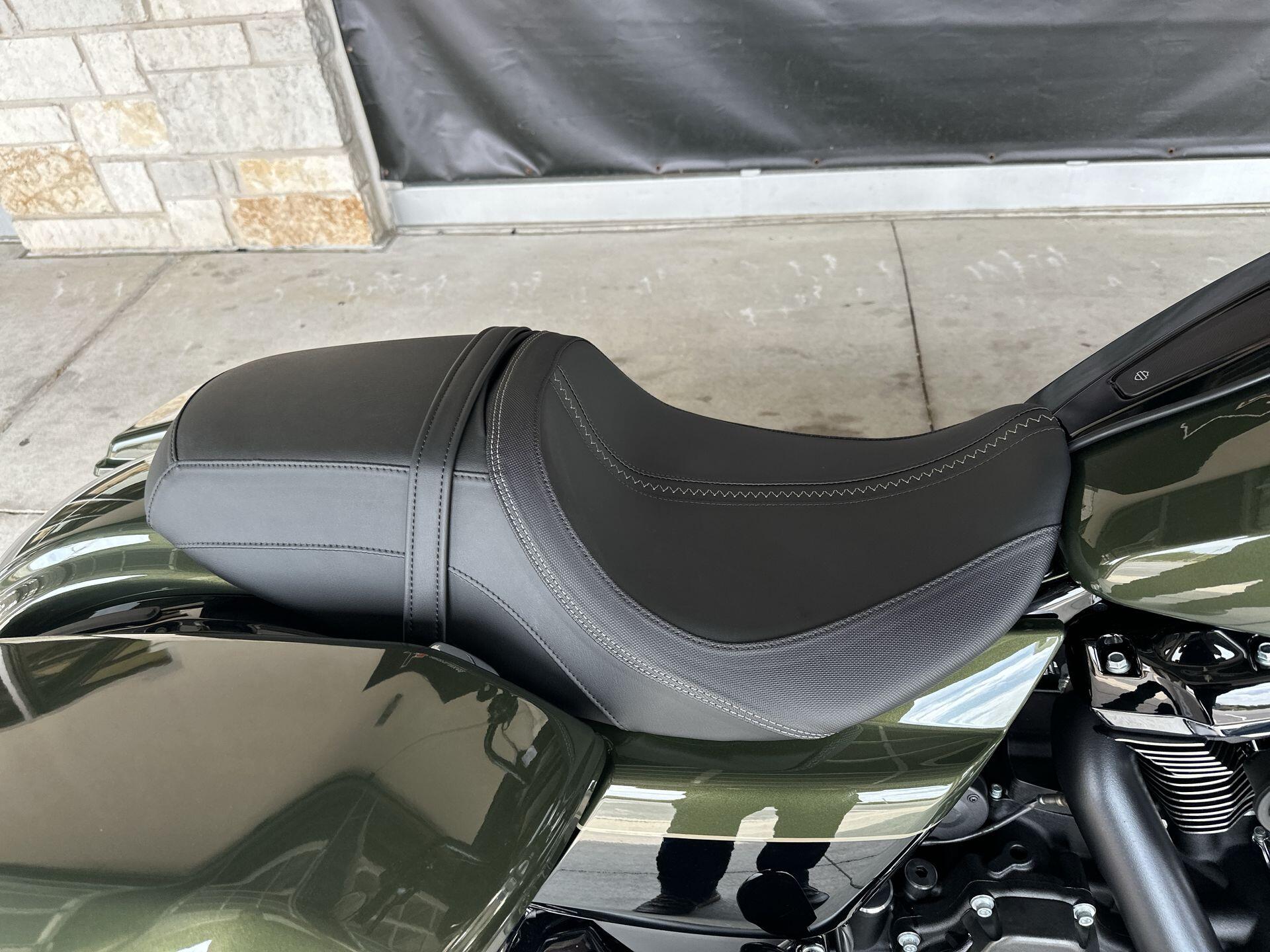 2026 Harley-Davidson® Road Glide® FLTRX, photo 15