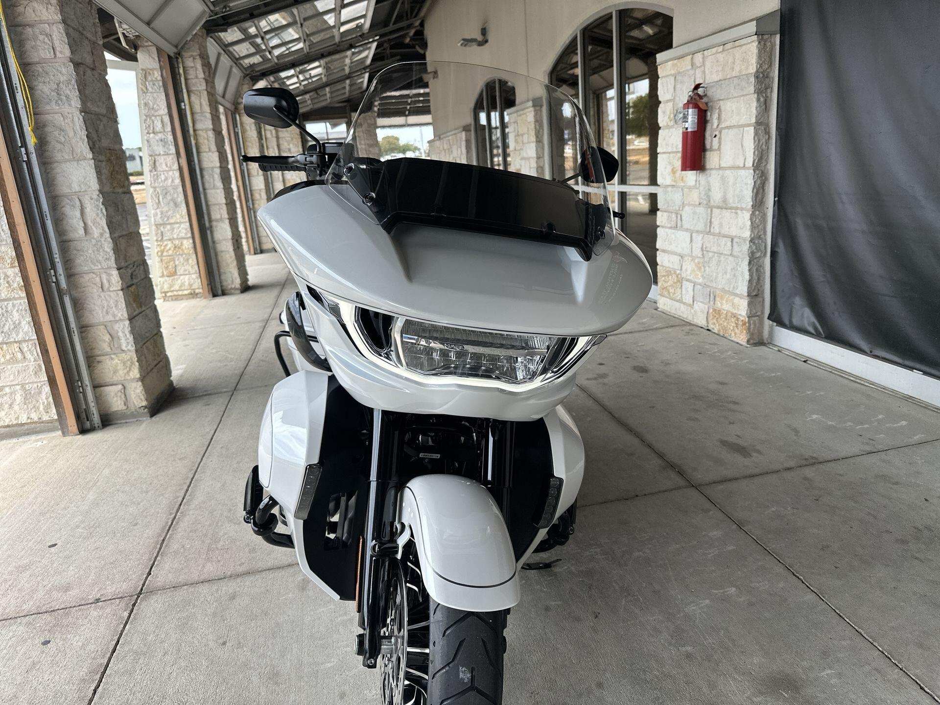 2026 Harley-Davidson® Road Glide Limited FLTRXL, photo 11