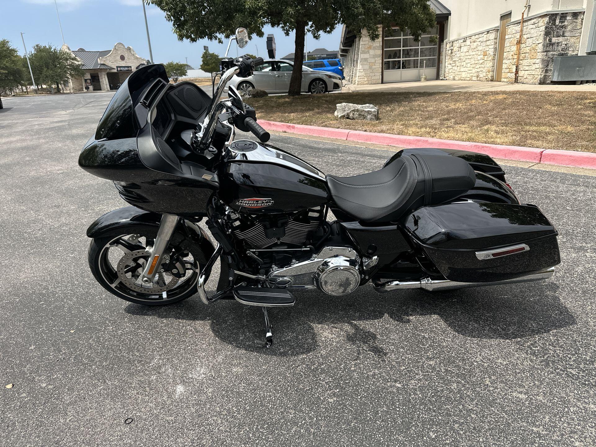 2026 Harley-Davidson® Road Glide® FLTRX, photo 7