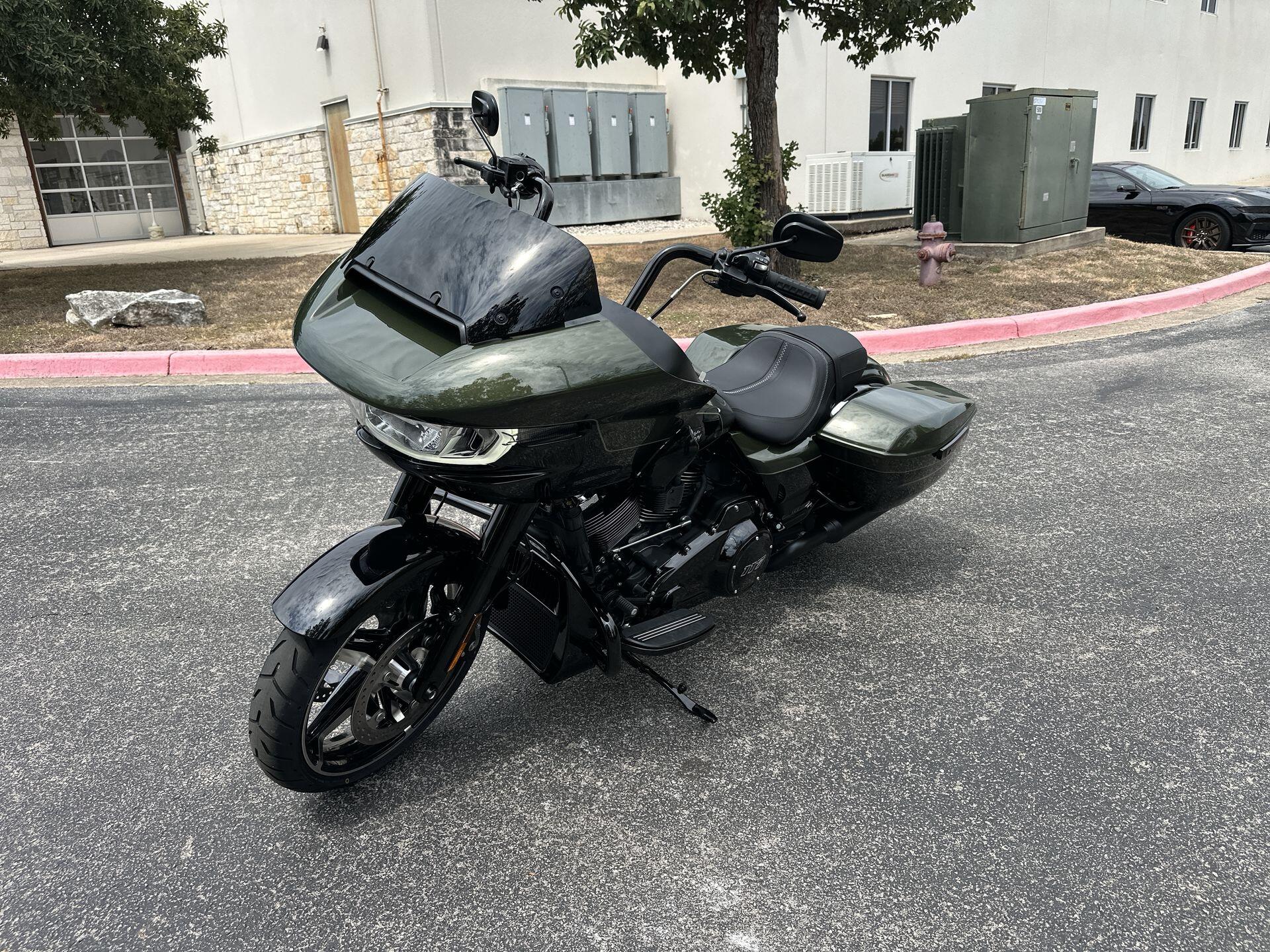2026 Harley-Davidson® Road Glide® FLTRX, photo 6