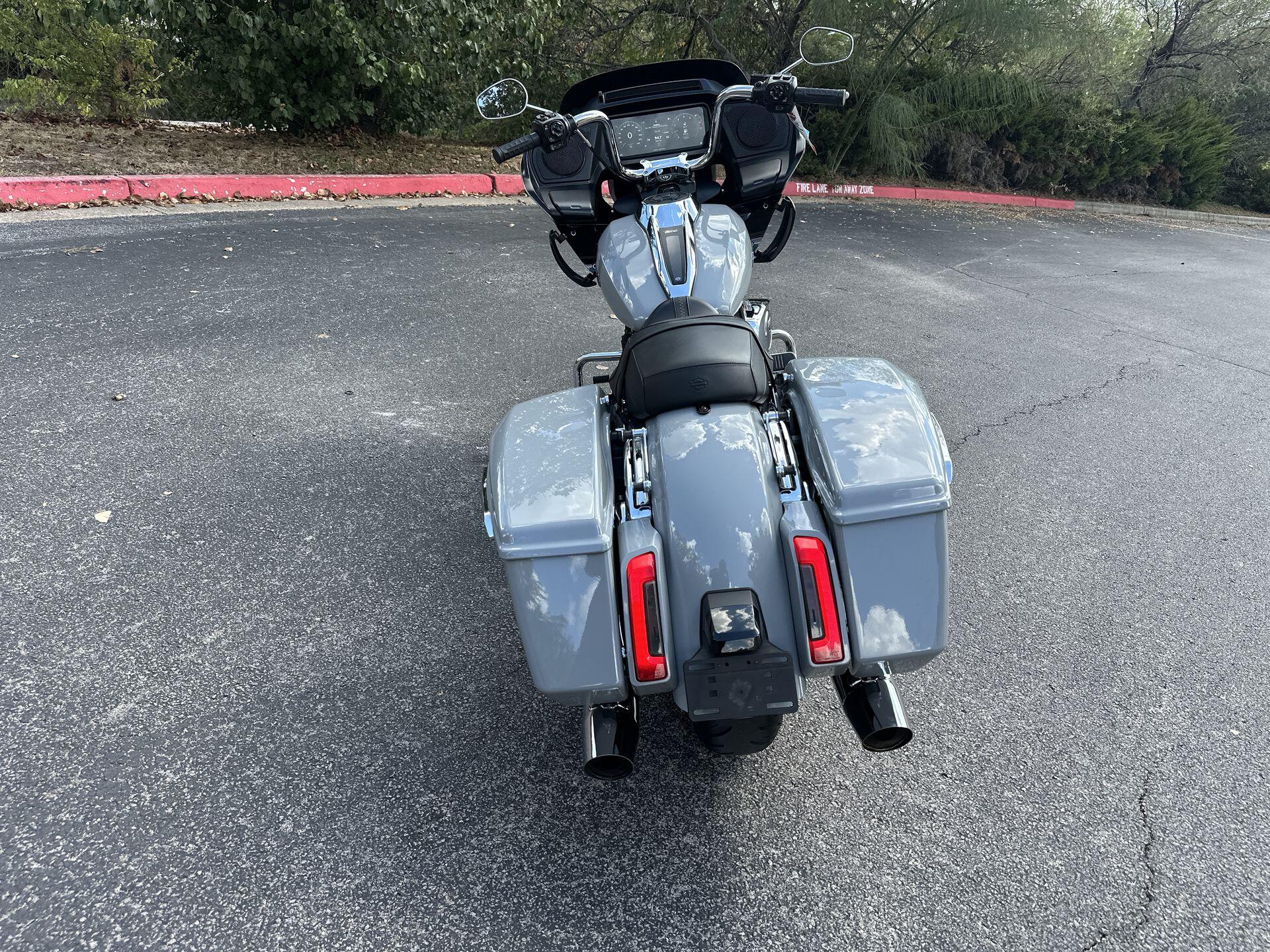 2025 Harley-Davidson® Road Glide™ FLTRX, photo 9