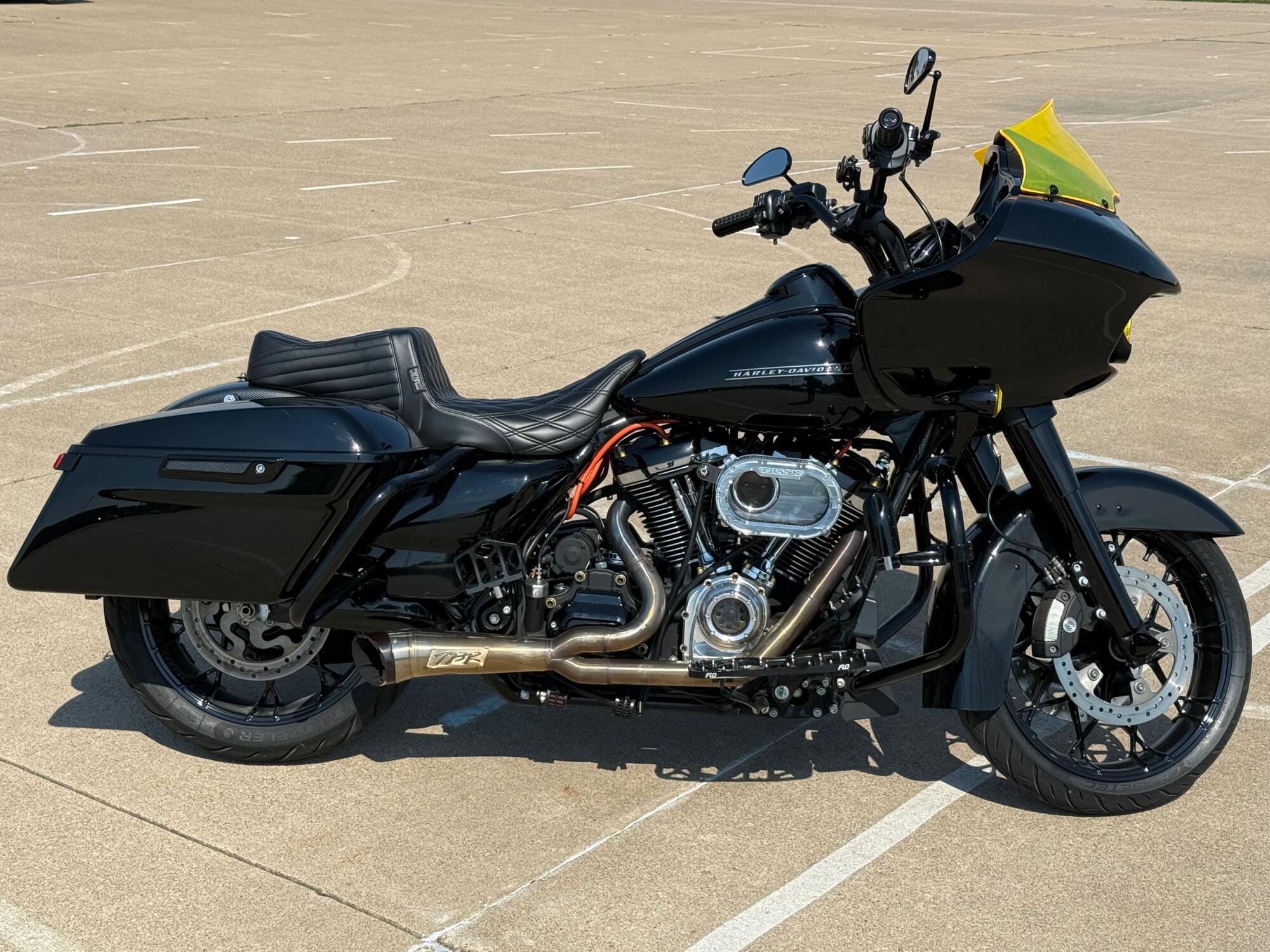 2020 Harley-Davidson® Road Glide® Special Vivid Black