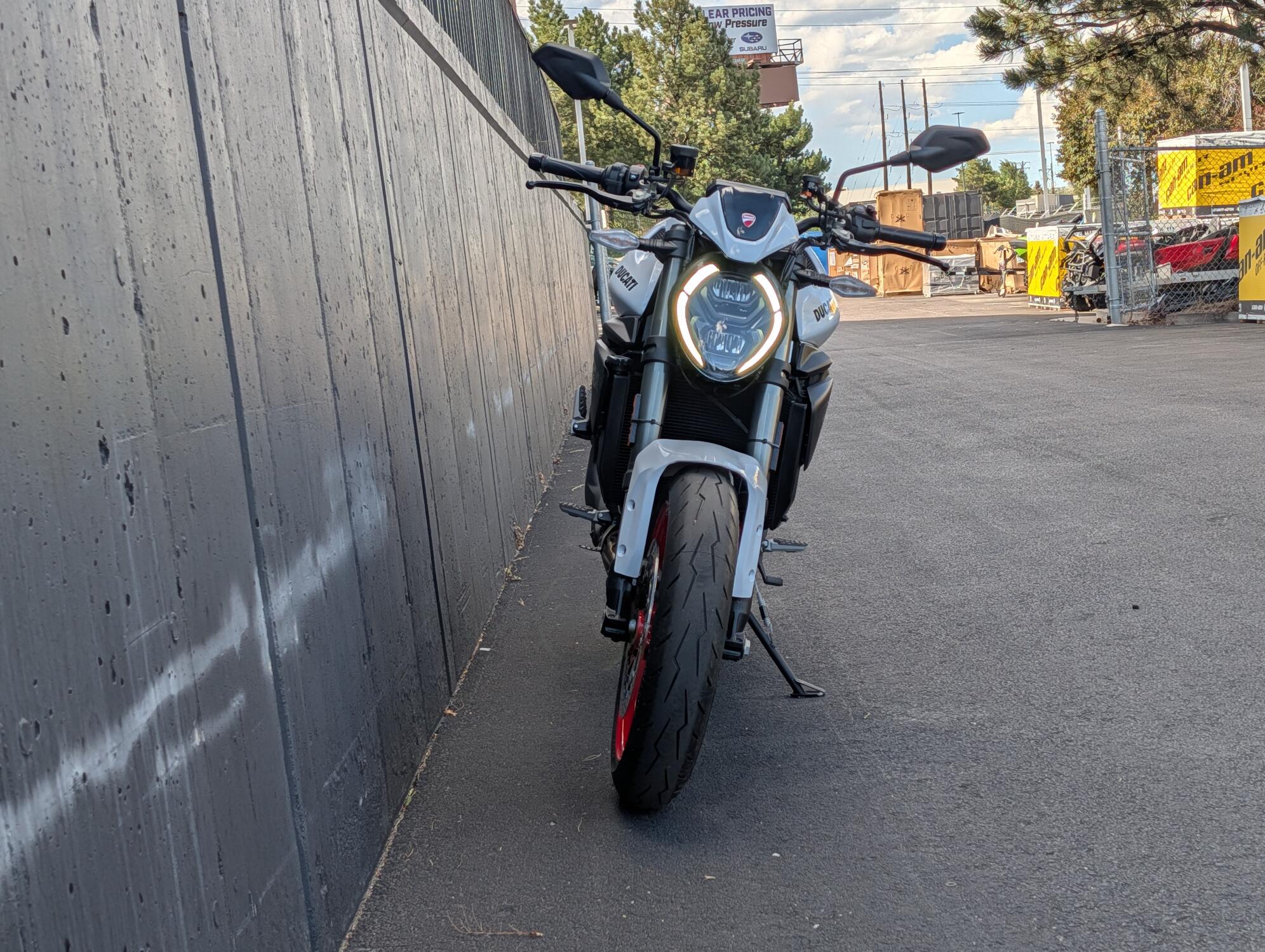 2027 DUCATI MONSTER 896 WHITE, photo 8