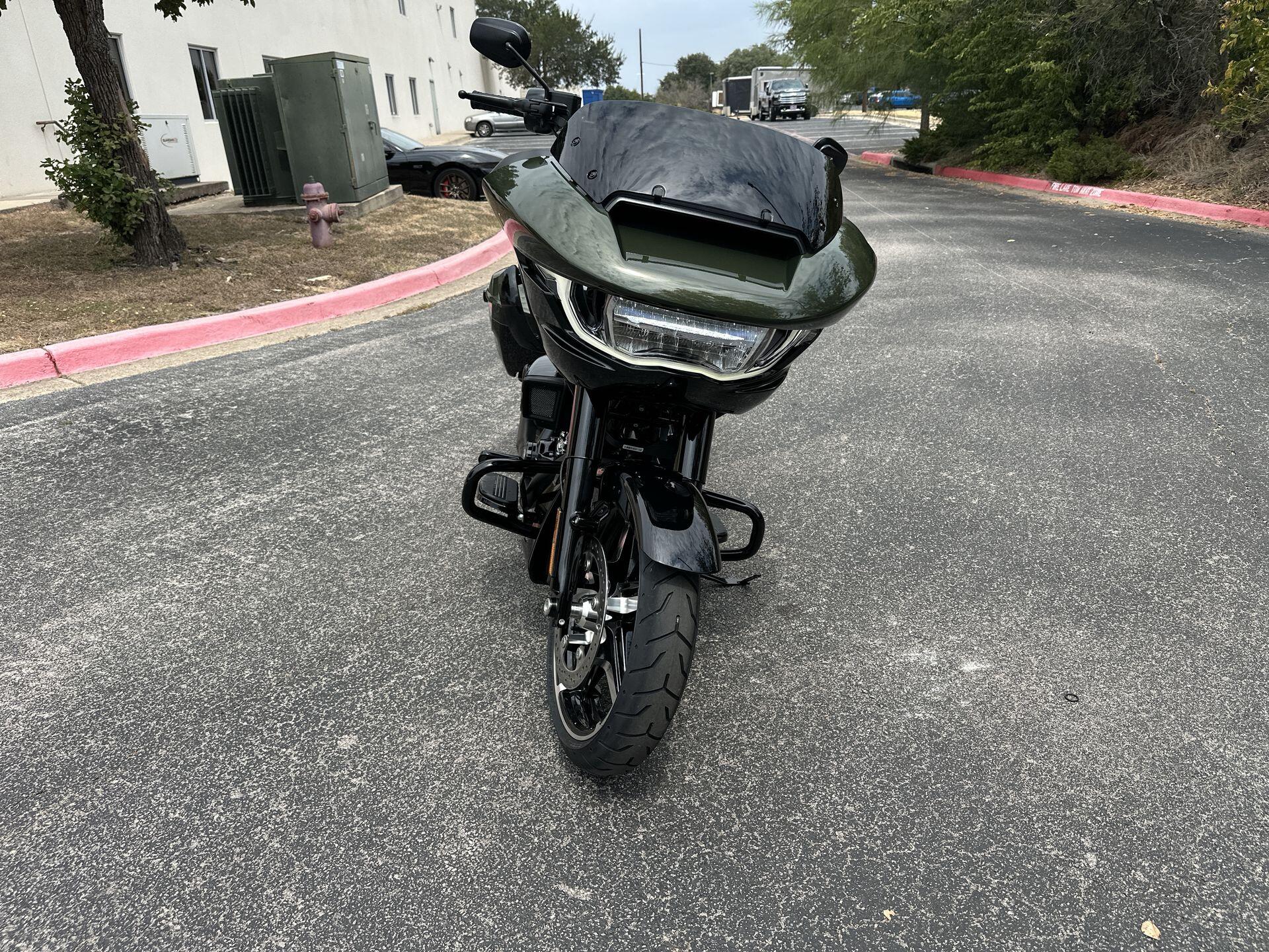 2026 Harley-Davidson® Road Glide® FLTRX, photo 5