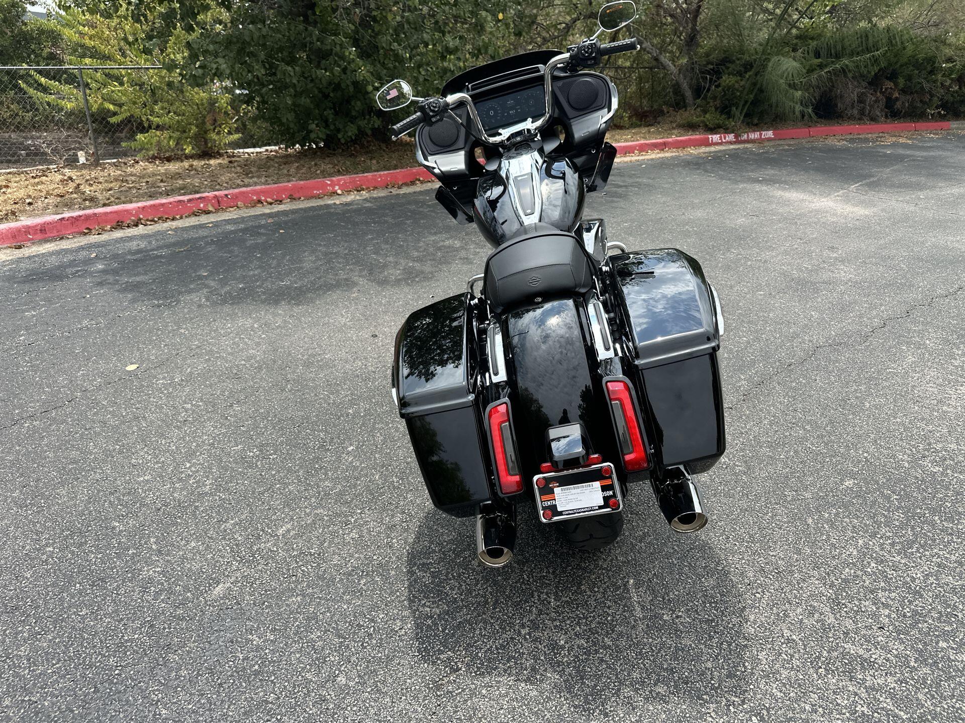 2026 Harley-Davidson® Road Glide® FLTRX, photo 9