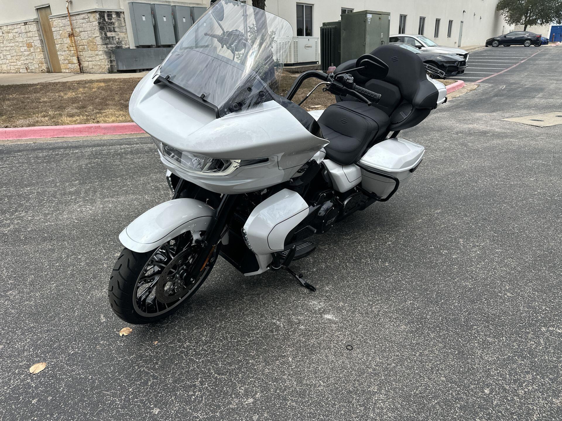 2026 Harley-Davidson® Road Glide Limited FLTRXL, photo 6