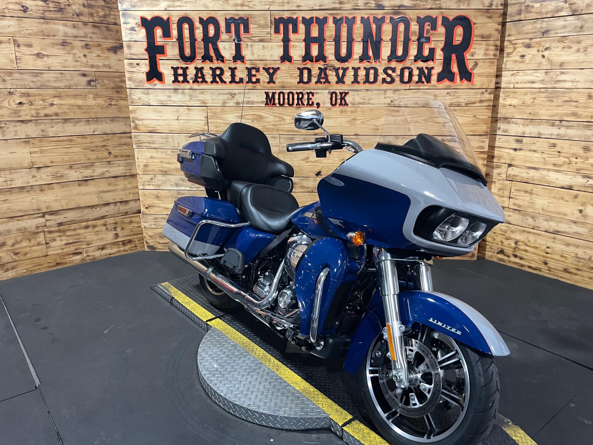 2023 Harley-Davidson® Road Glide® Limited FLTRK, photo 4
