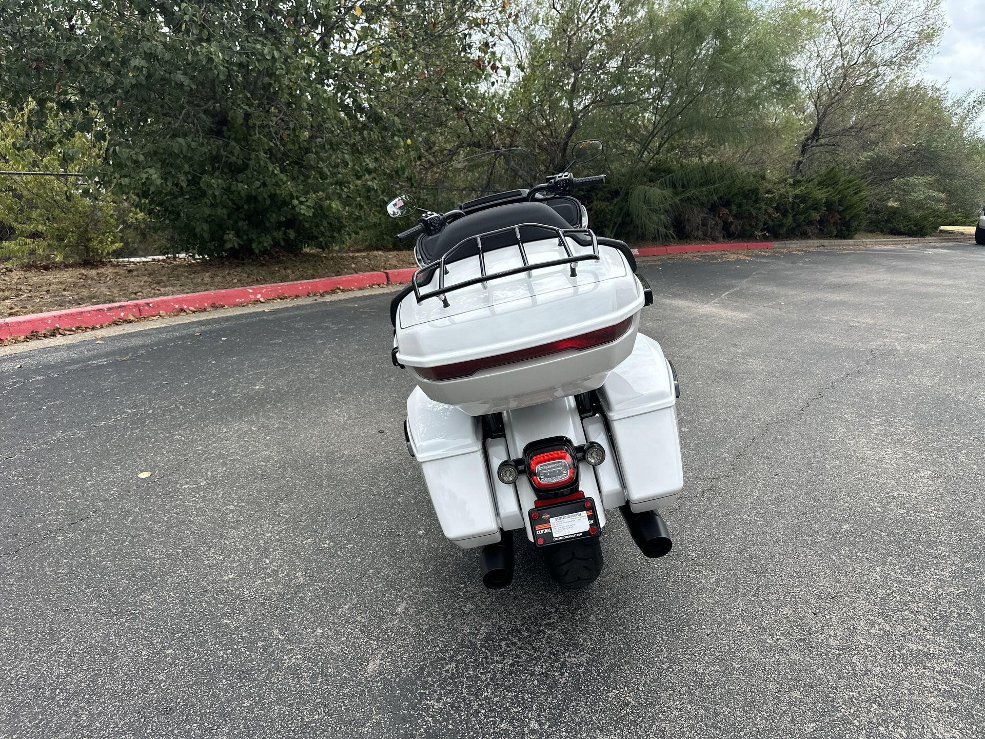 2026 Harley-Davidson® Road Glide Limited FLTRXL, photo 9