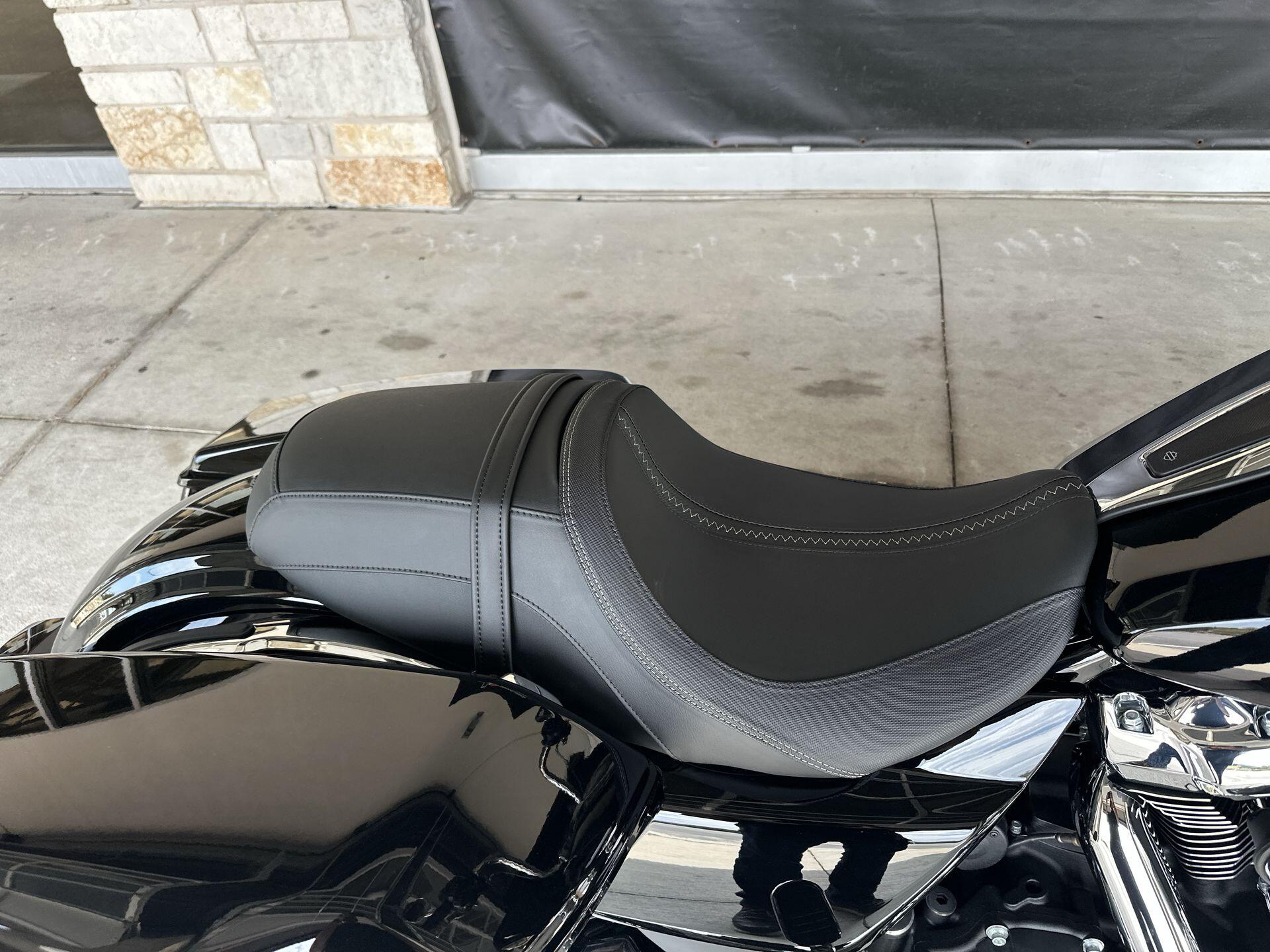 2026 Harley-Davidson® Road Glide® FLTRX, photo 15