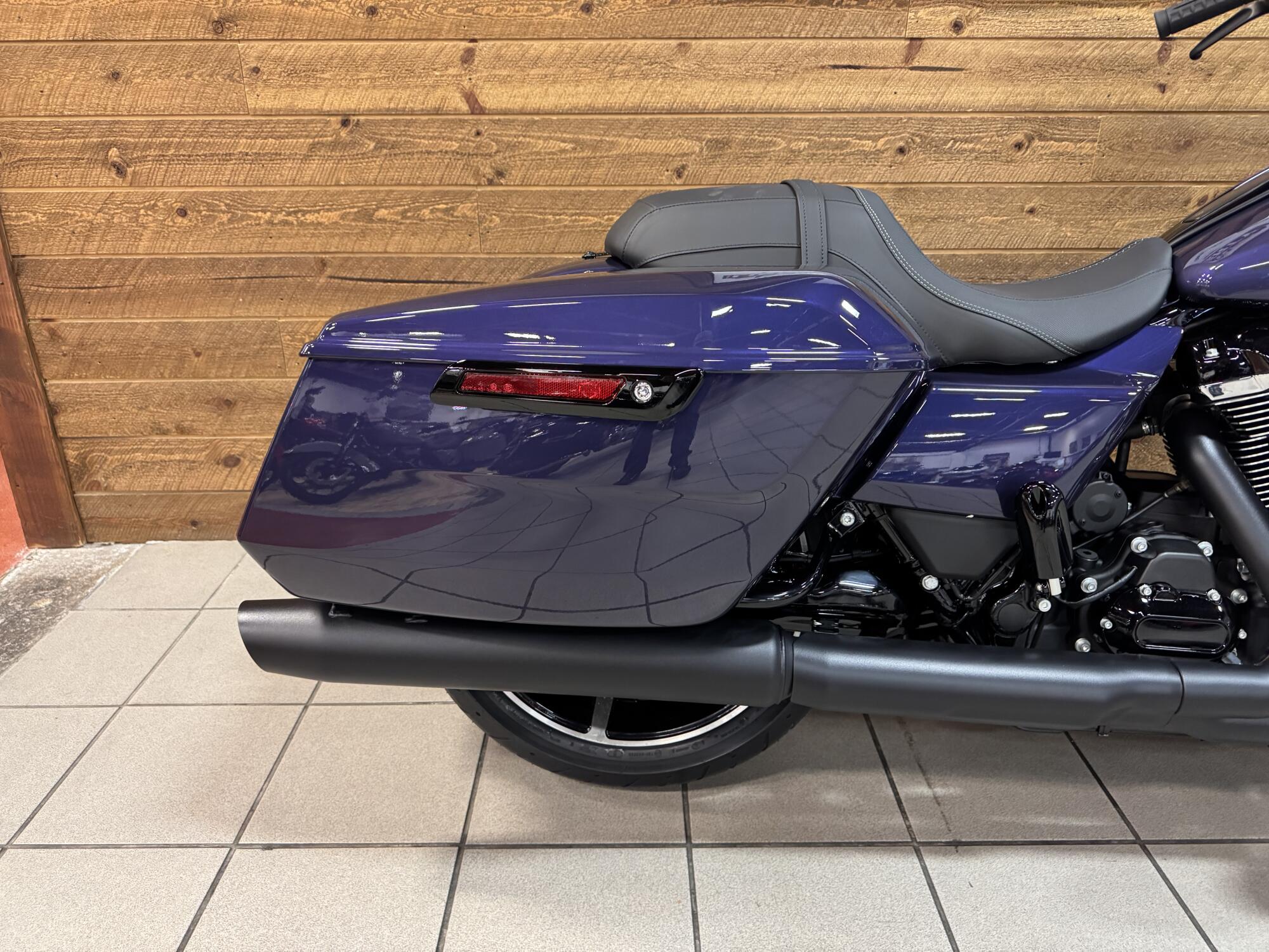 2026 Harley-Davidson® Road Glide® Purple Abyss Black Trim FLTRX, photo 6