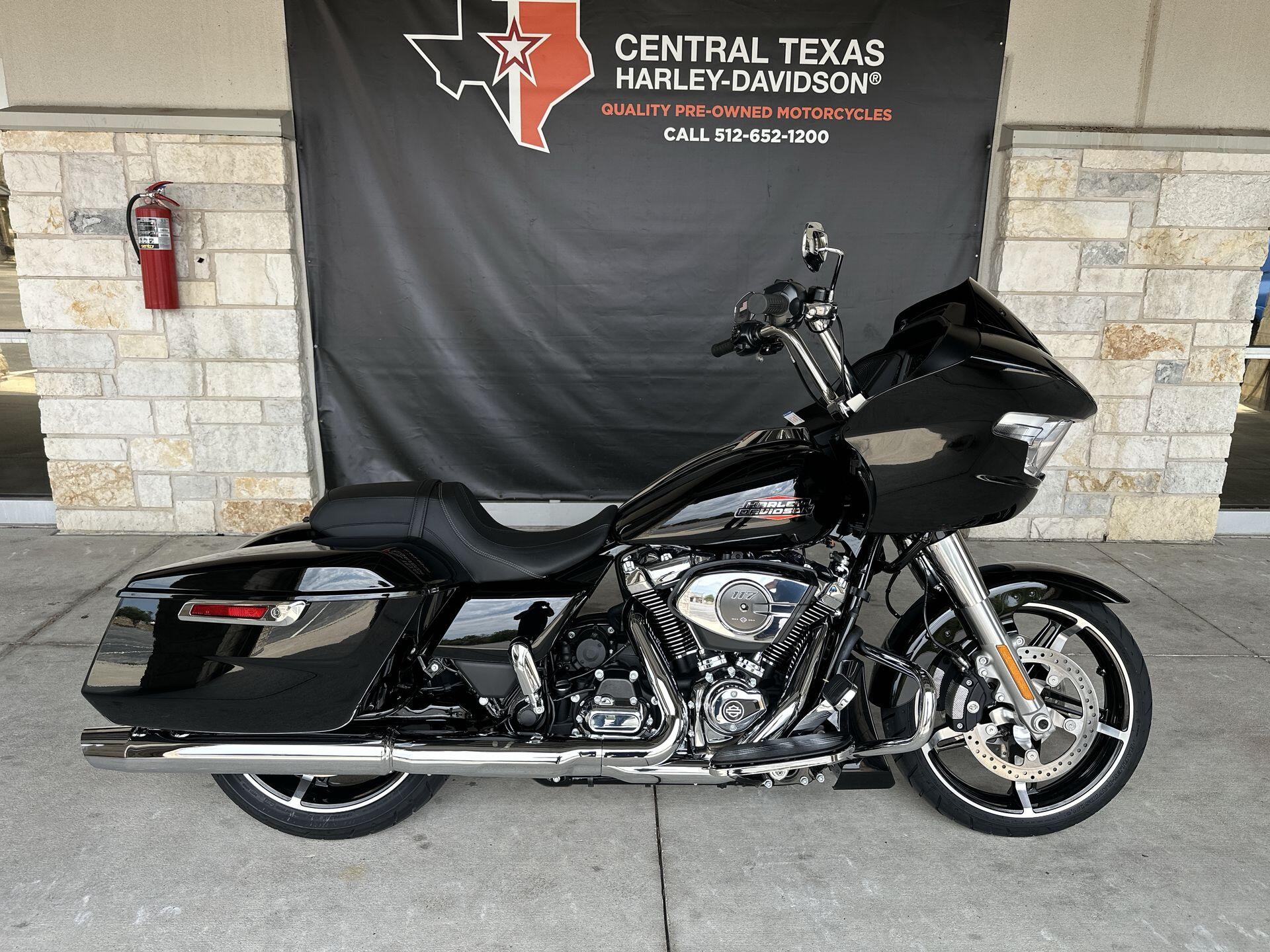 2026 Harley-Davidson® Road Glide® FLTRX, photo 3