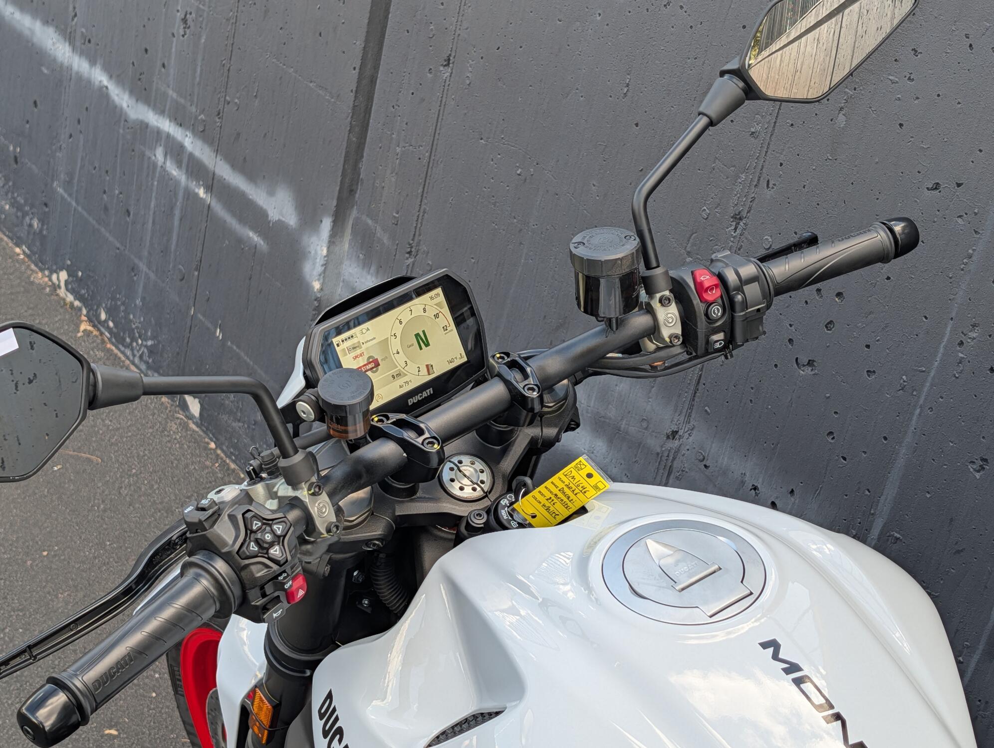 2027 DUCATI MONSTER 896 WHITE, photo 9