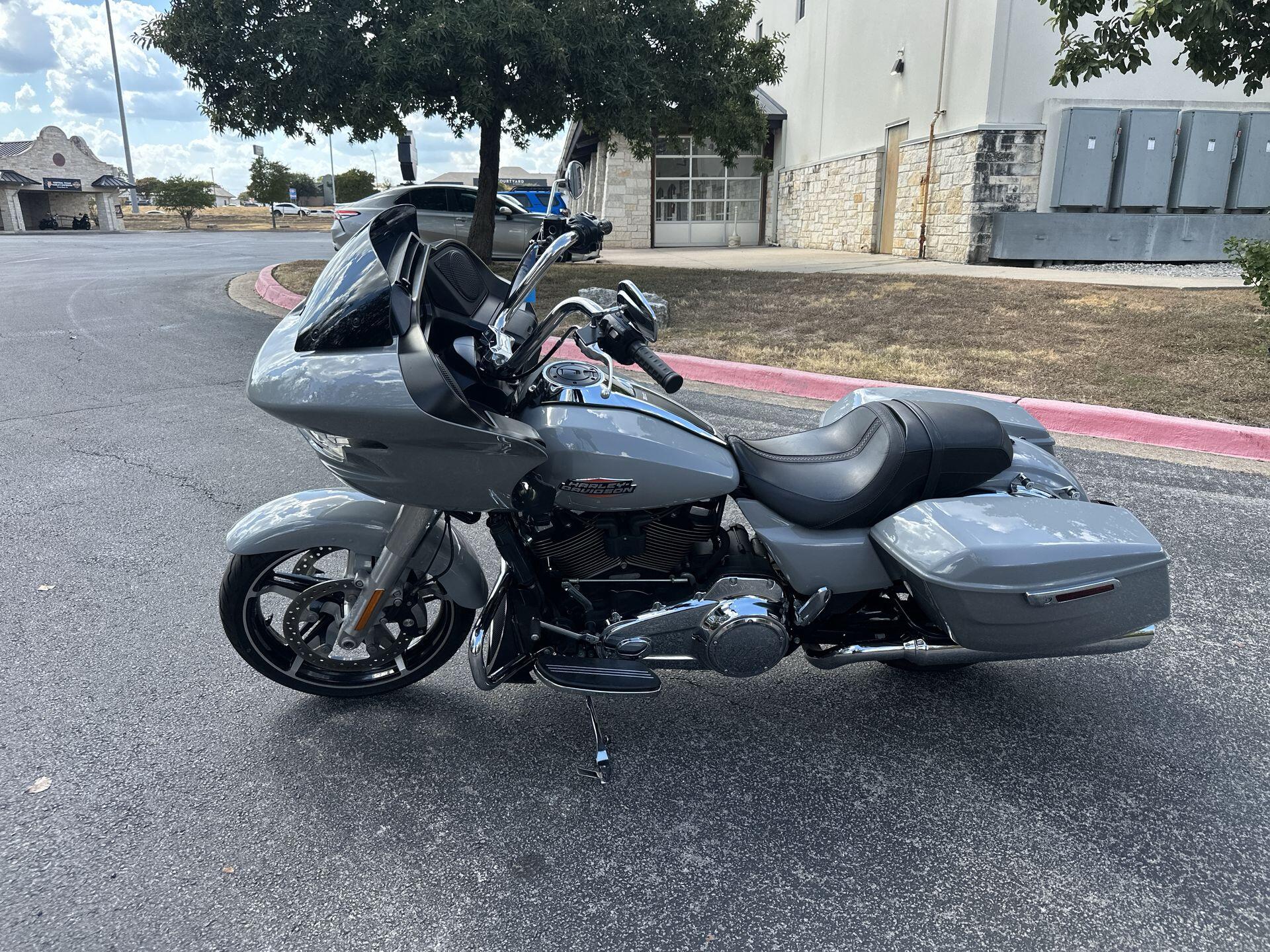 2025 Harley-Davidson® Road Glide™ FLTRX, photo 7
