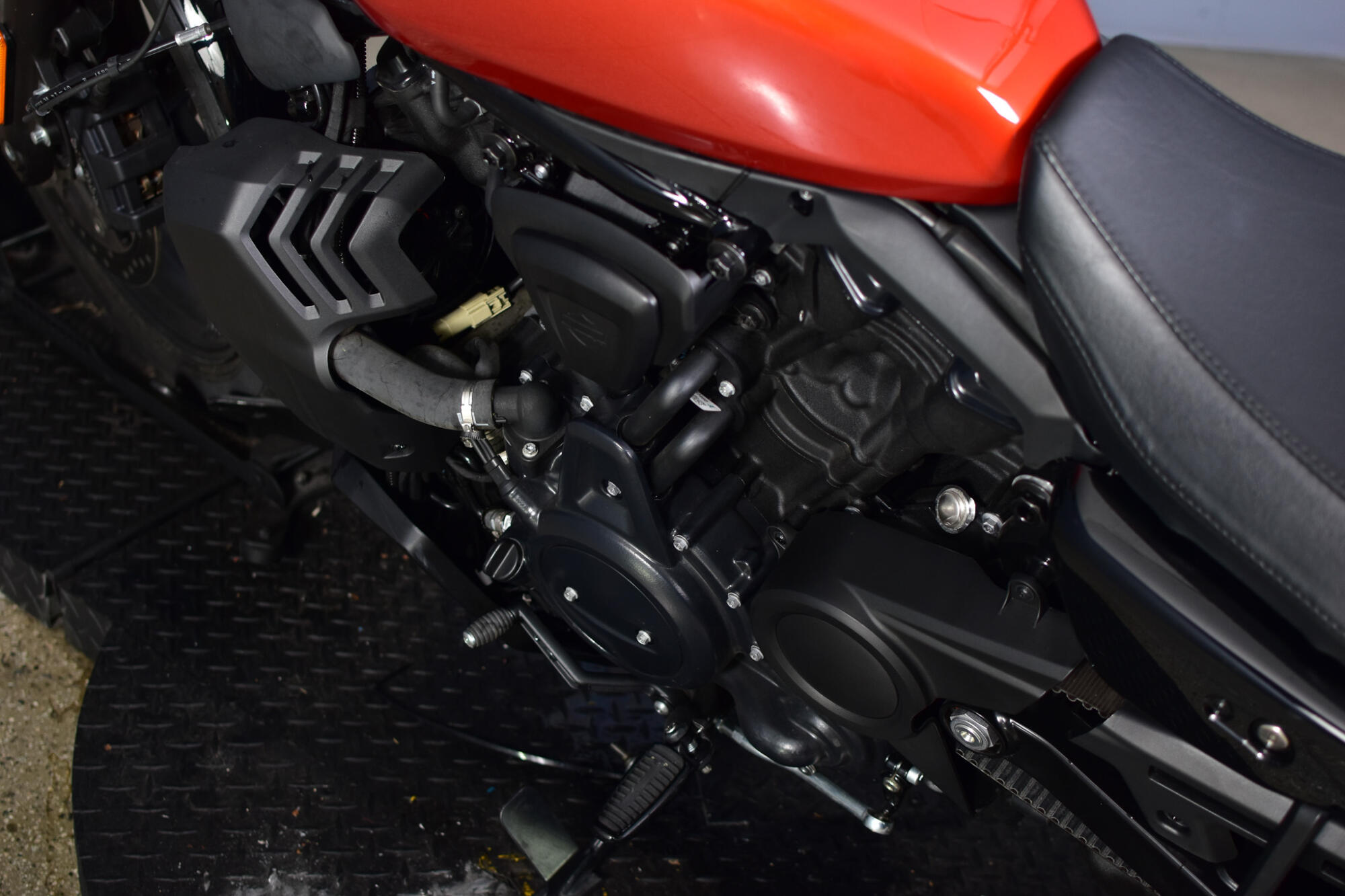 2025 Harley-Davidson® Nightster® RH975, photo 10