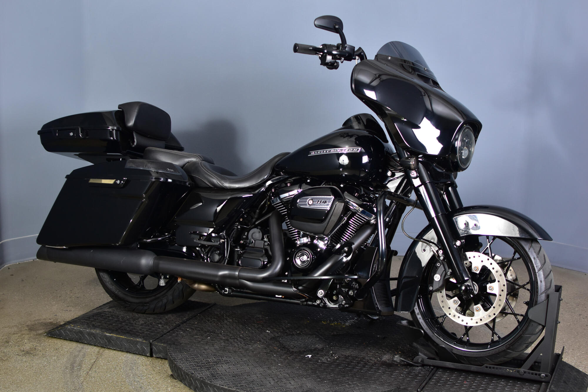 2020 Harley-Davidson® Street Glide® Special Vivid Black, photo 2