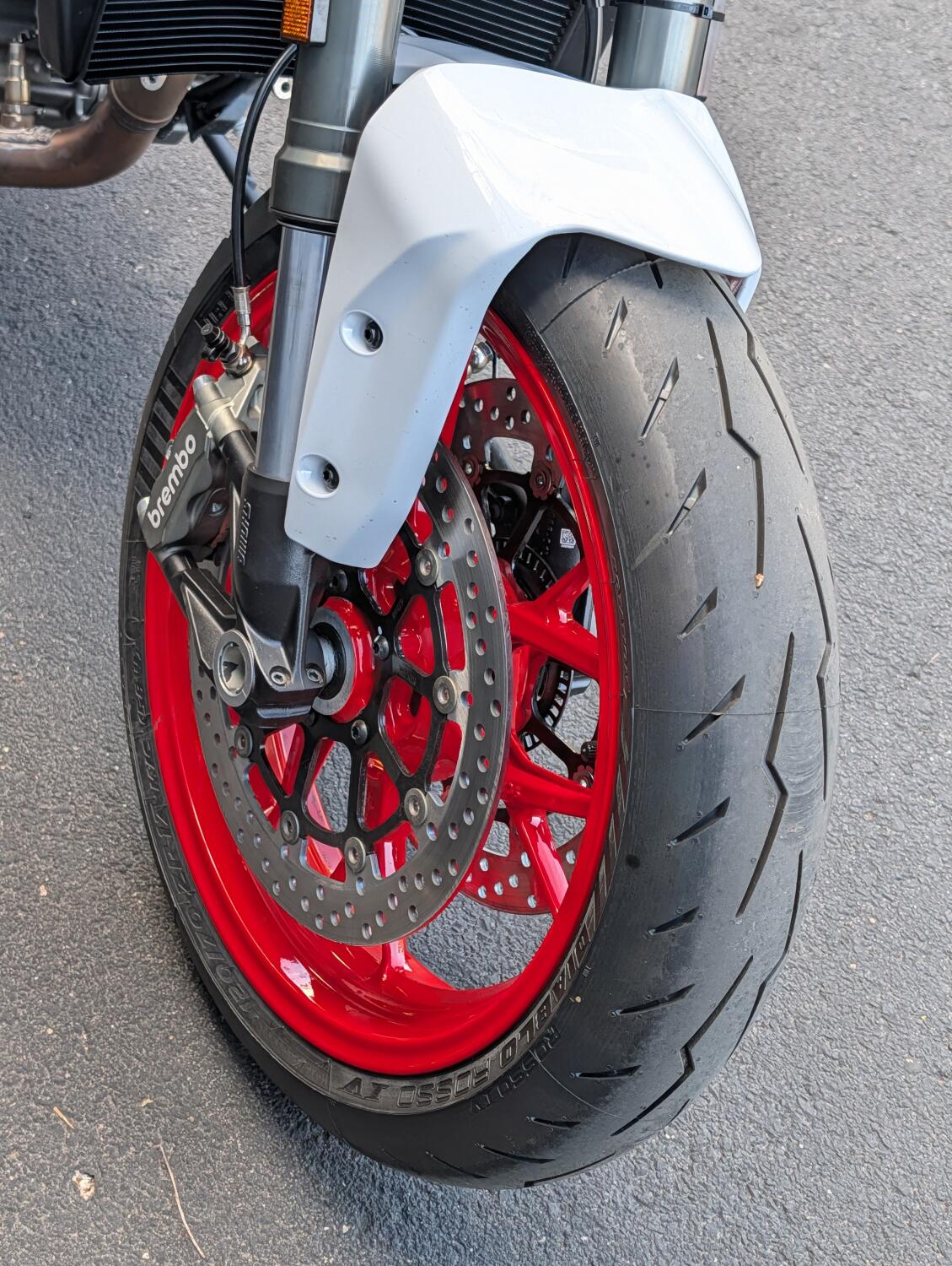 2027 DUCATI MONSTER 896 WHITE, photo 12