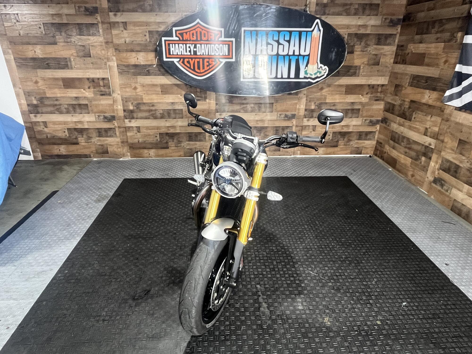 2025 Triumph Speed Twin 1200 RS Sapphire Black, photo 3