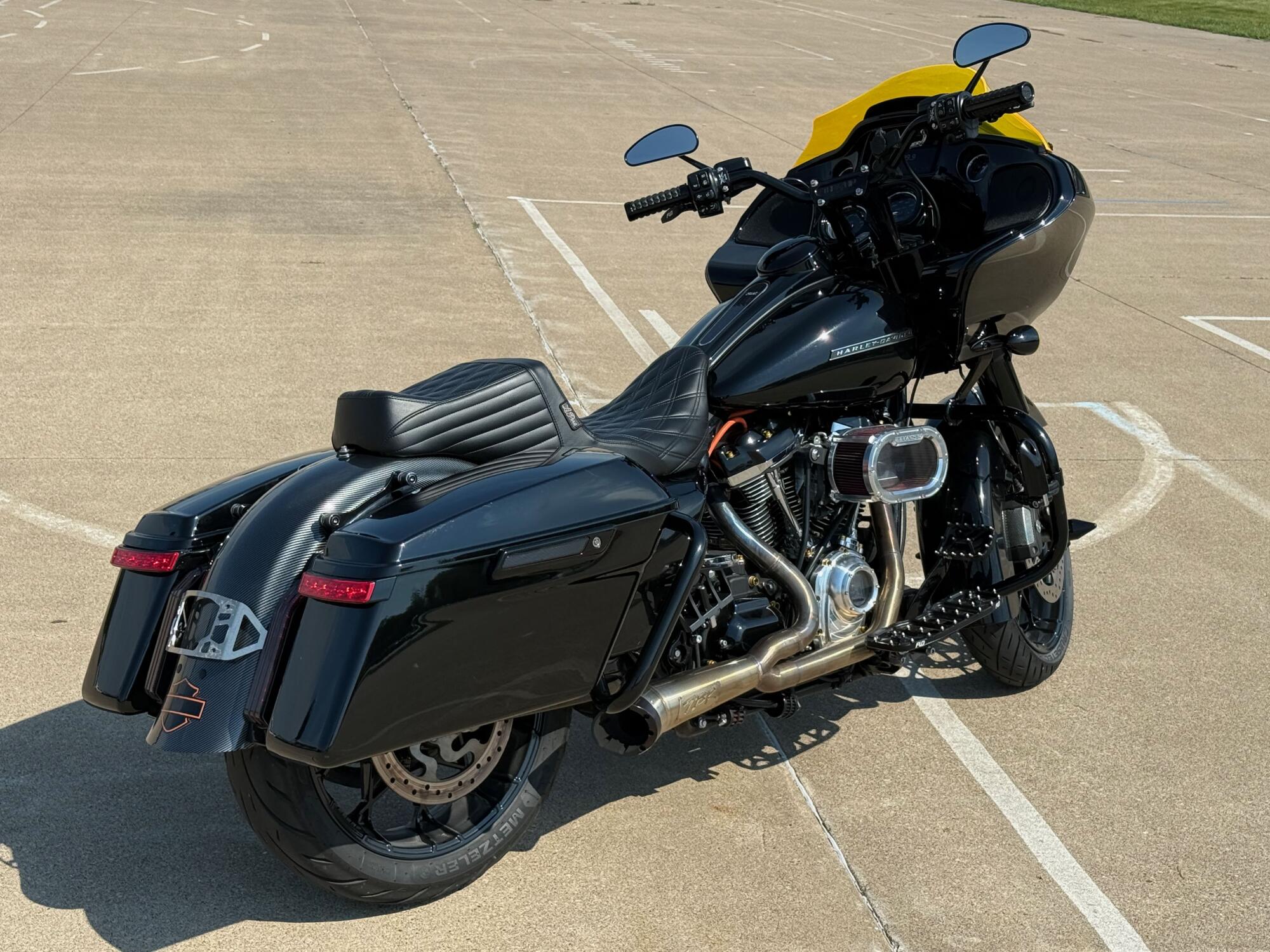 2020 Harley-Davidson® Road Glide® Special Vivid Black, photo 9