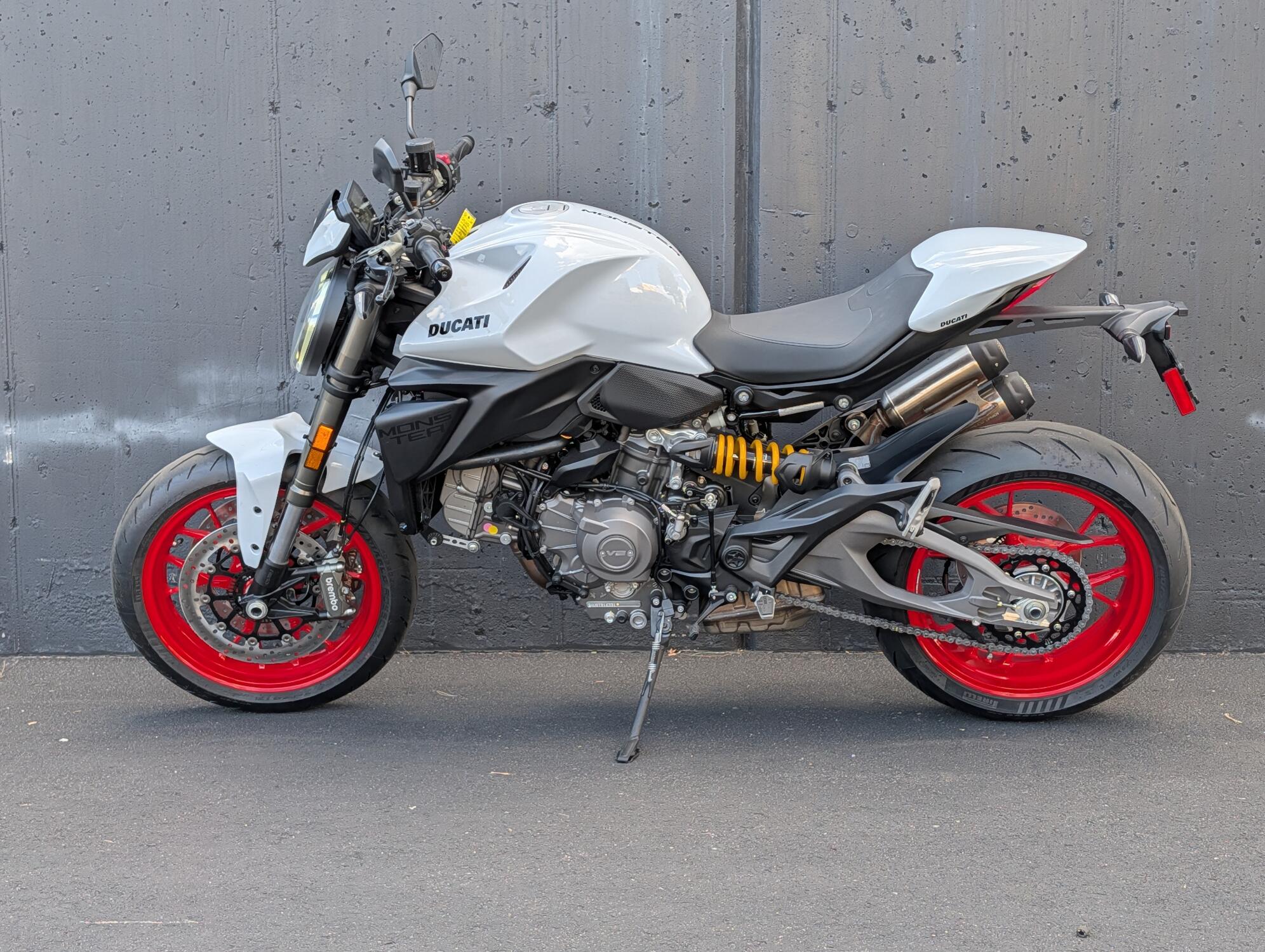 2027 DUCATI MONSTER 896 WHITE, photo 6