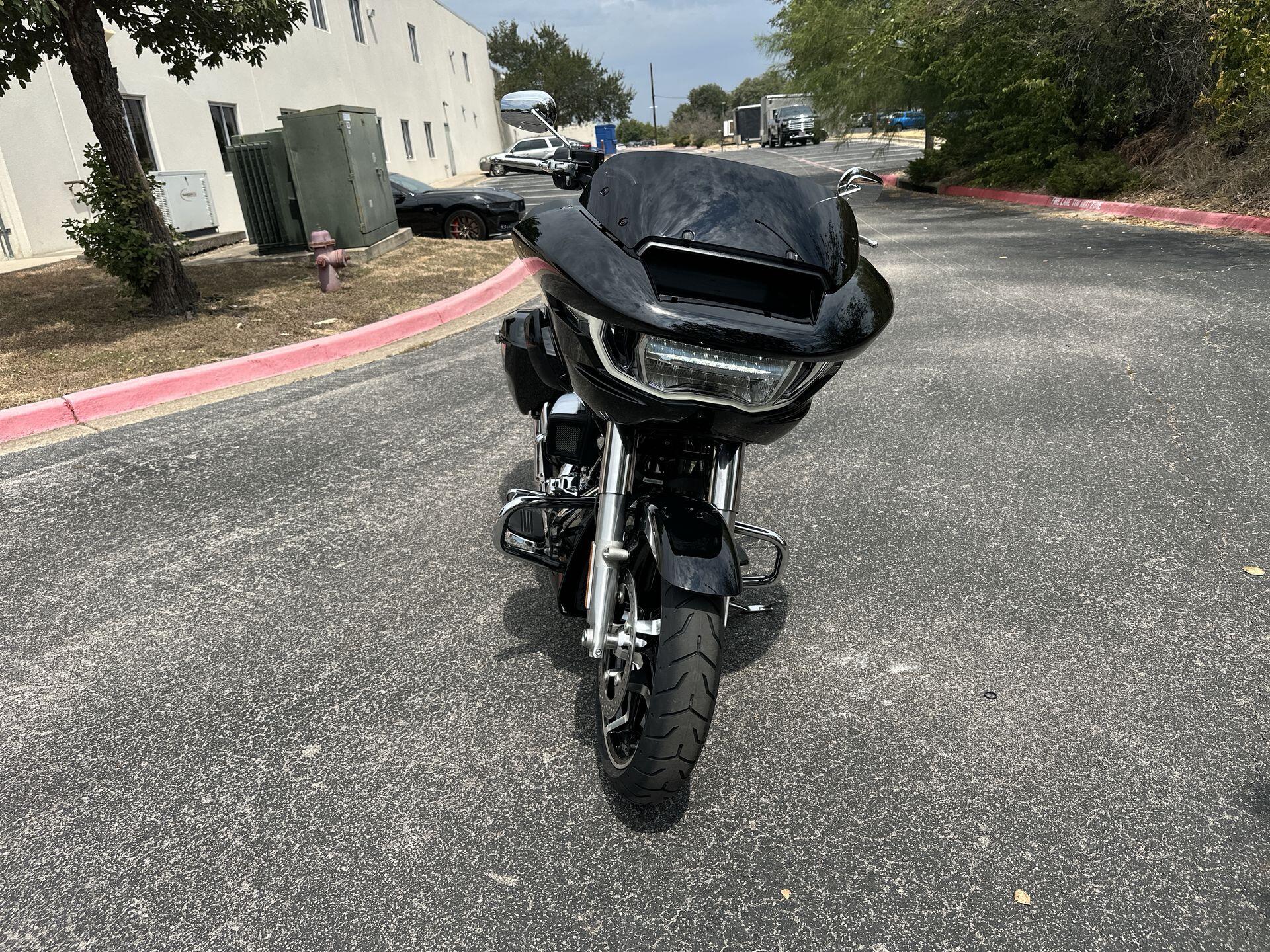 2026 Harley-Davidson® Road Glide® FLTRX, photo 5