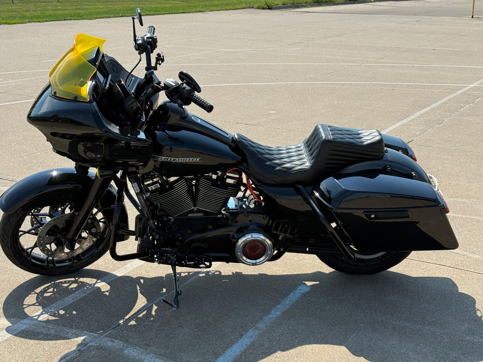 2020 Harley-Davidson® Road Glide® Special Vivid Black, photo 5