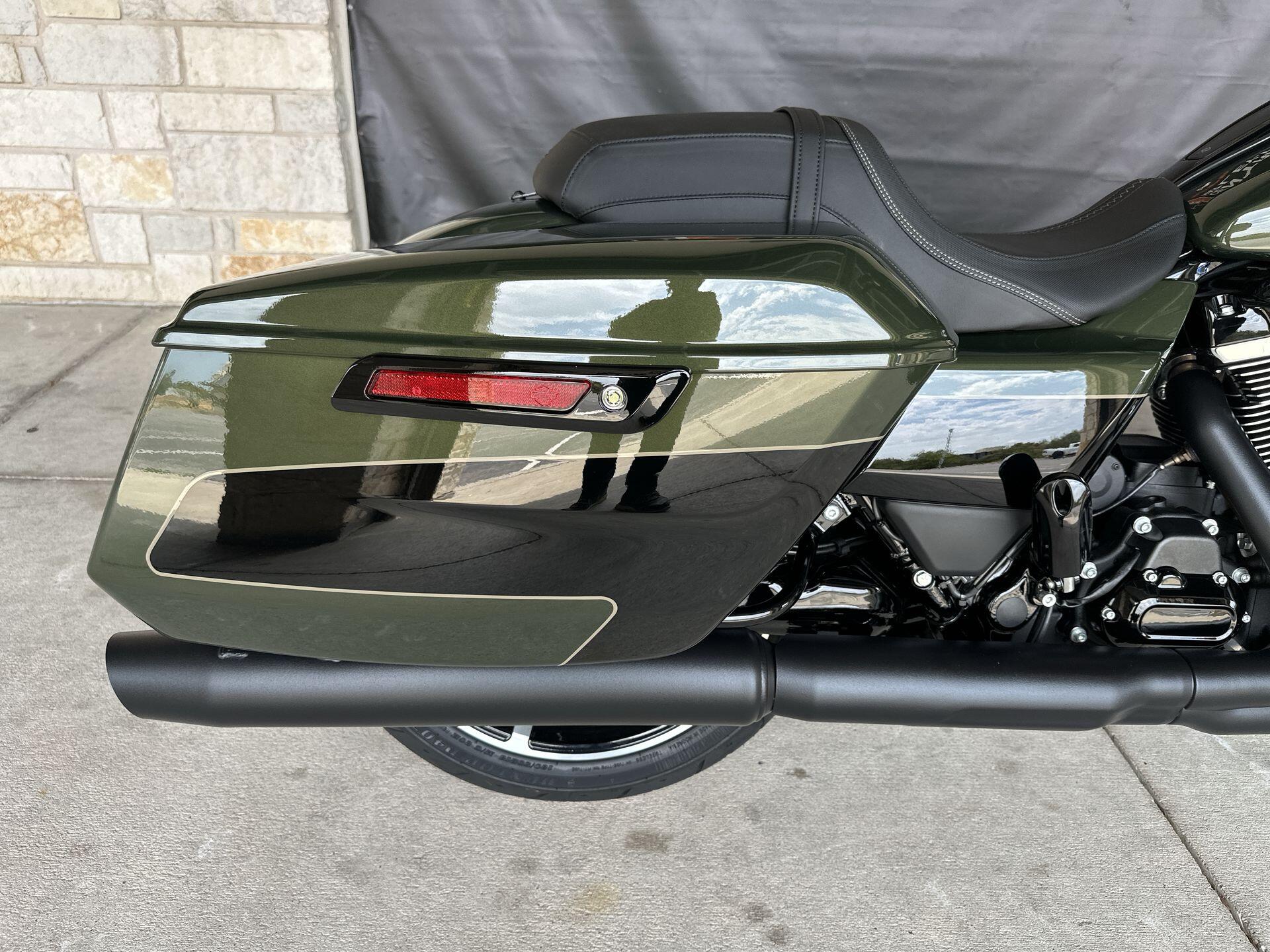 2026 Harley-Davidson® Road Glide® FLTRX, photo 19