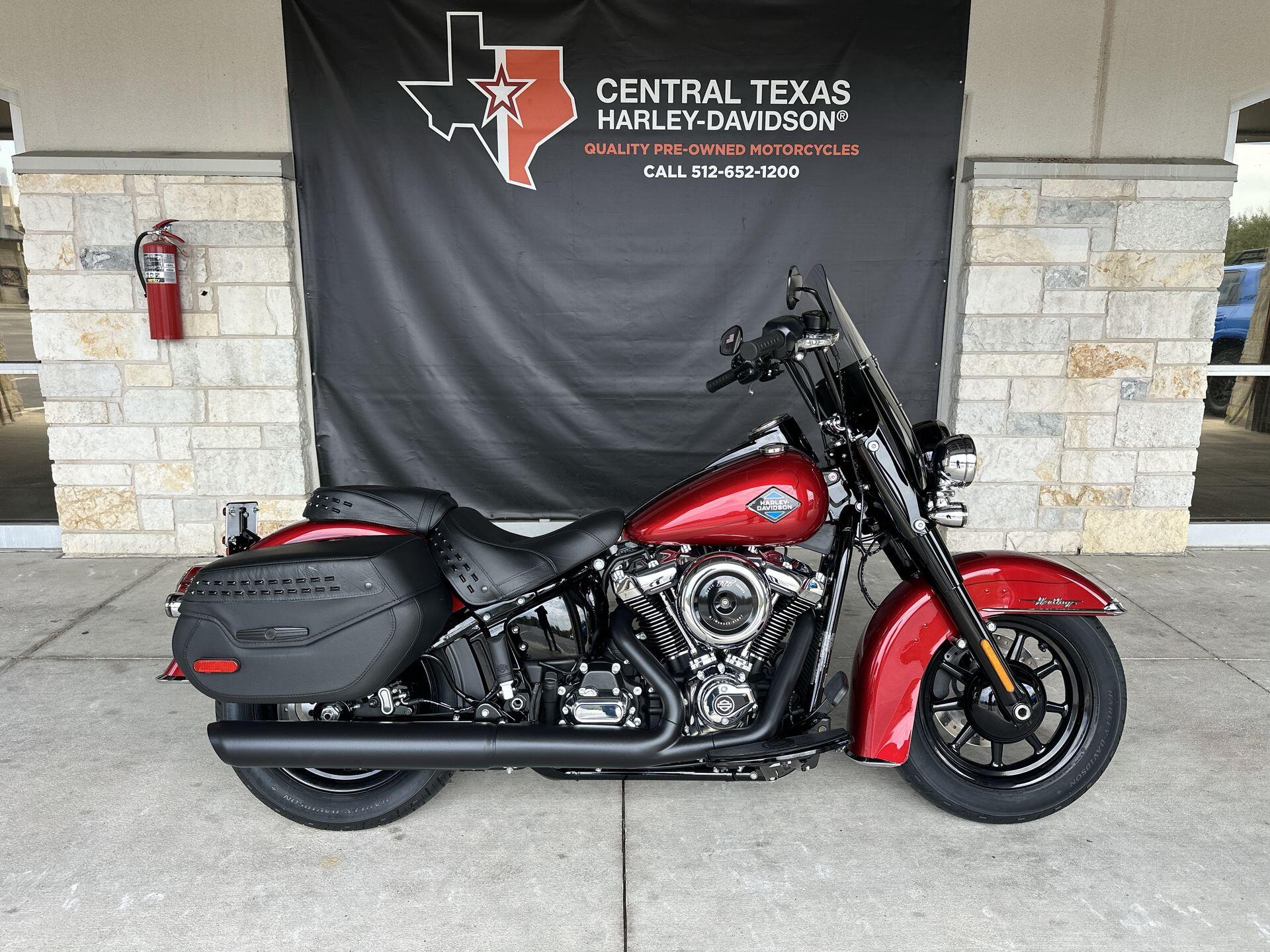 2026 Harley-Davidson® Heritage Classic® FLHC, photo 3