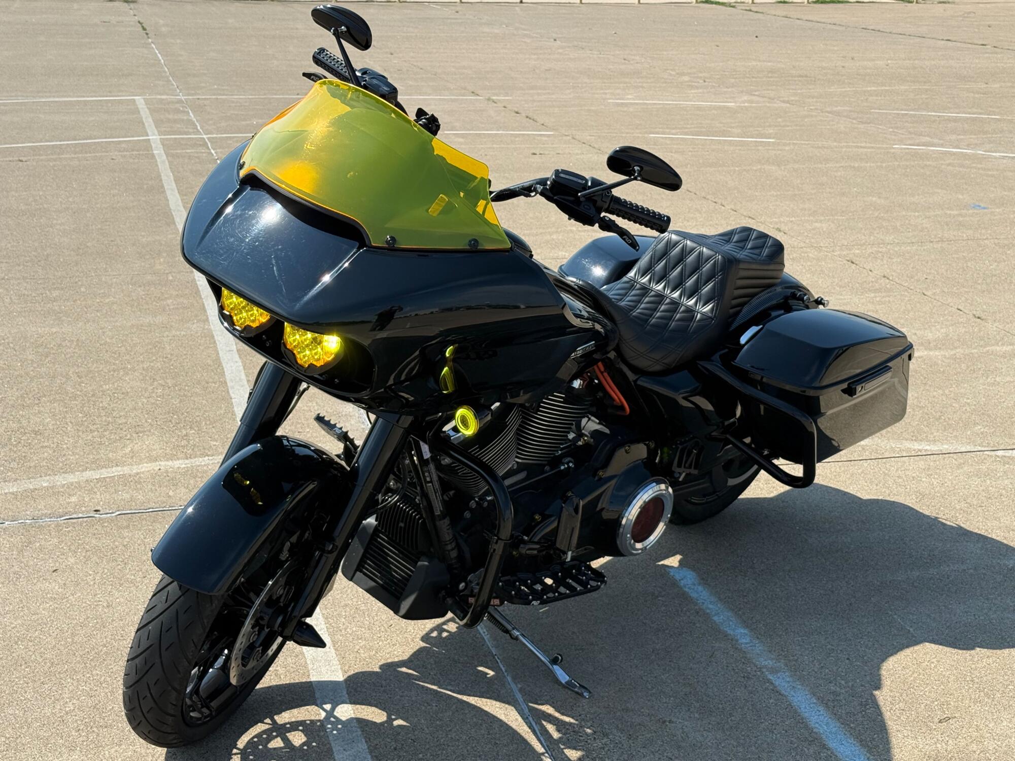 2020 Harley-Davidson® Road Glide® Special Vivid Black, photo 4