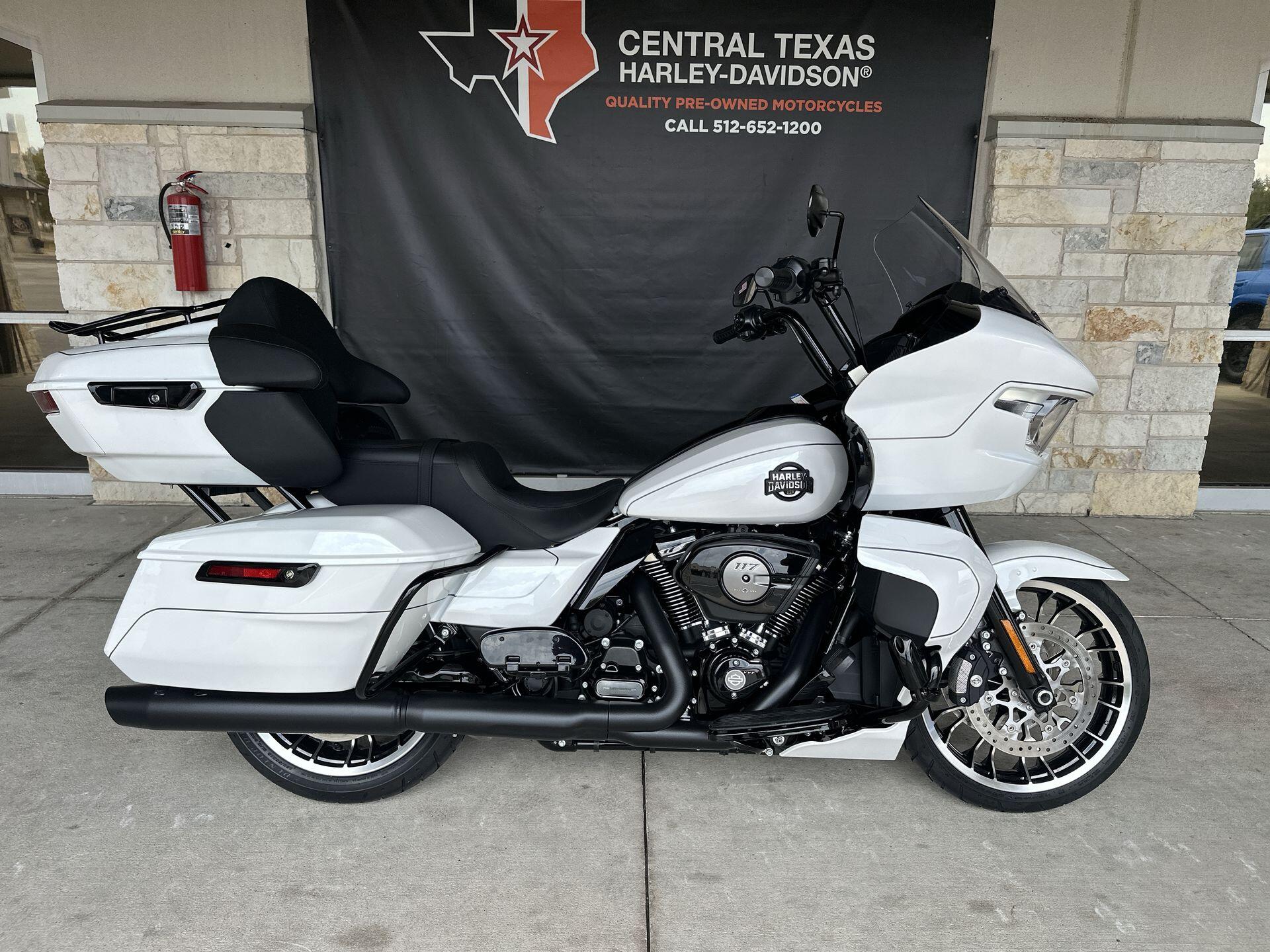 2026 Harley-Davidson® Road Glide Limited FLTRXL, photo 3