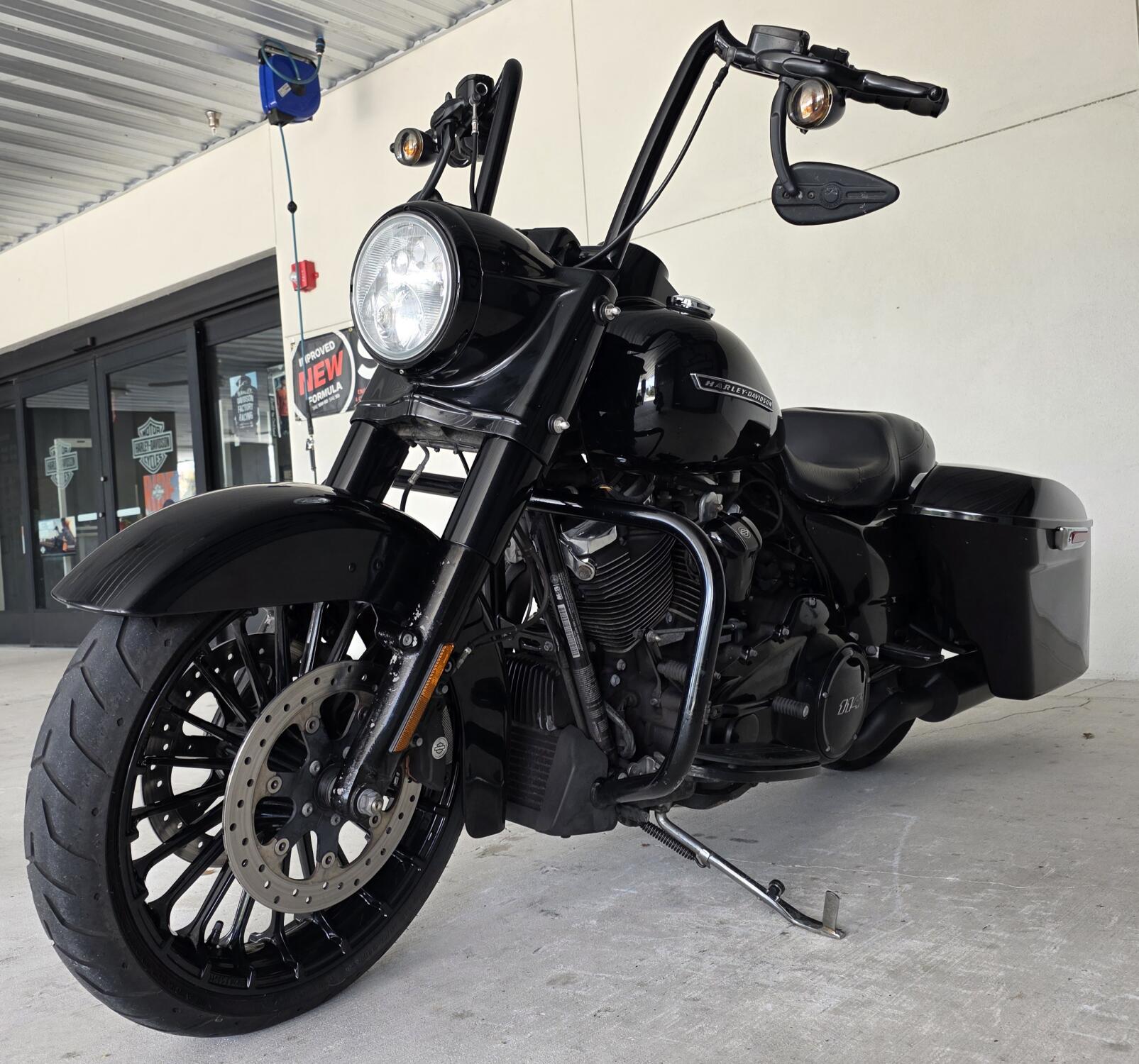 2019 Harley-Davidson® Road King® Special Vivid Black, photo 12