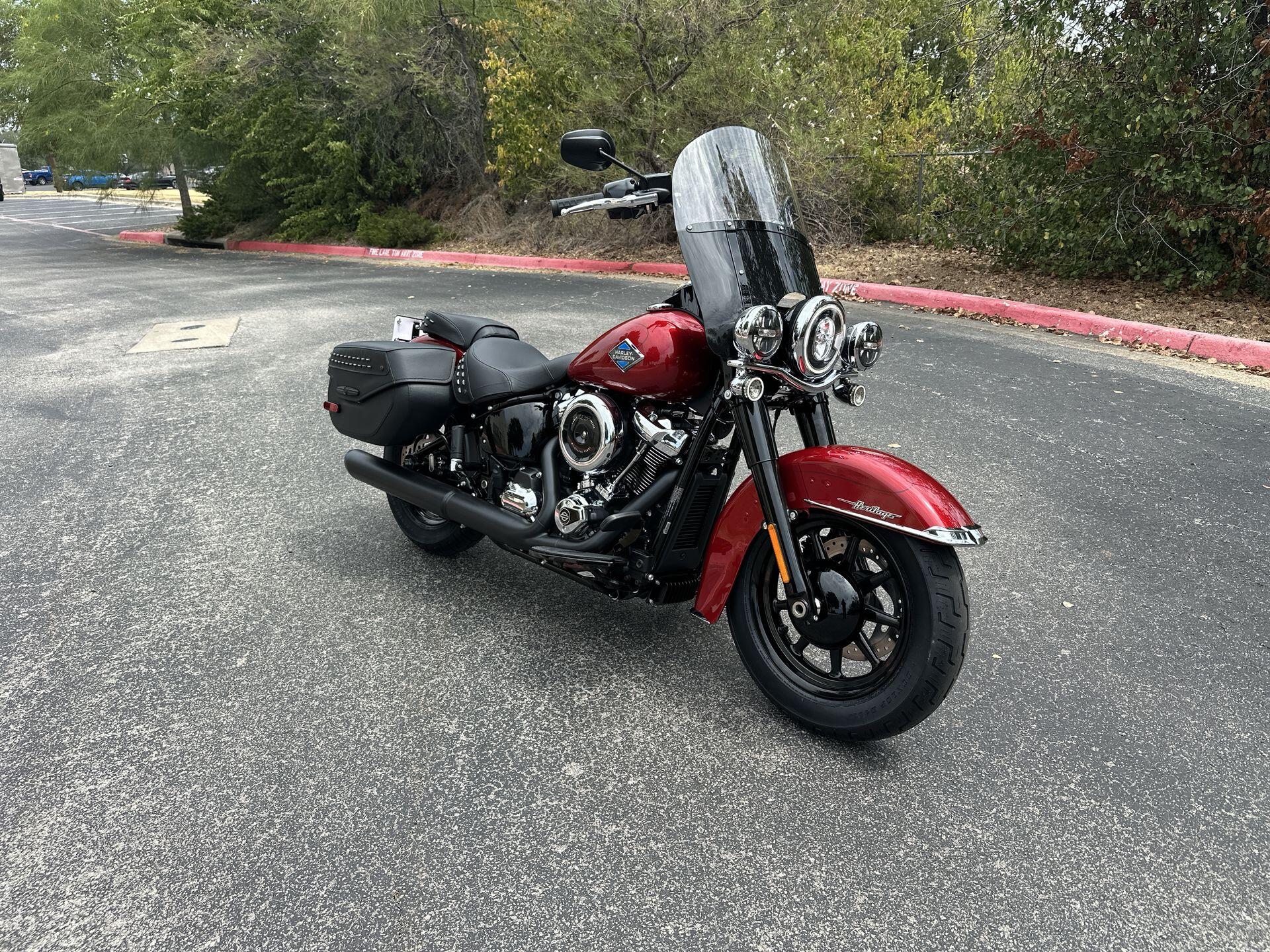 2026 Harley-Davidson® Heritage Classic® FLHC, photo 4