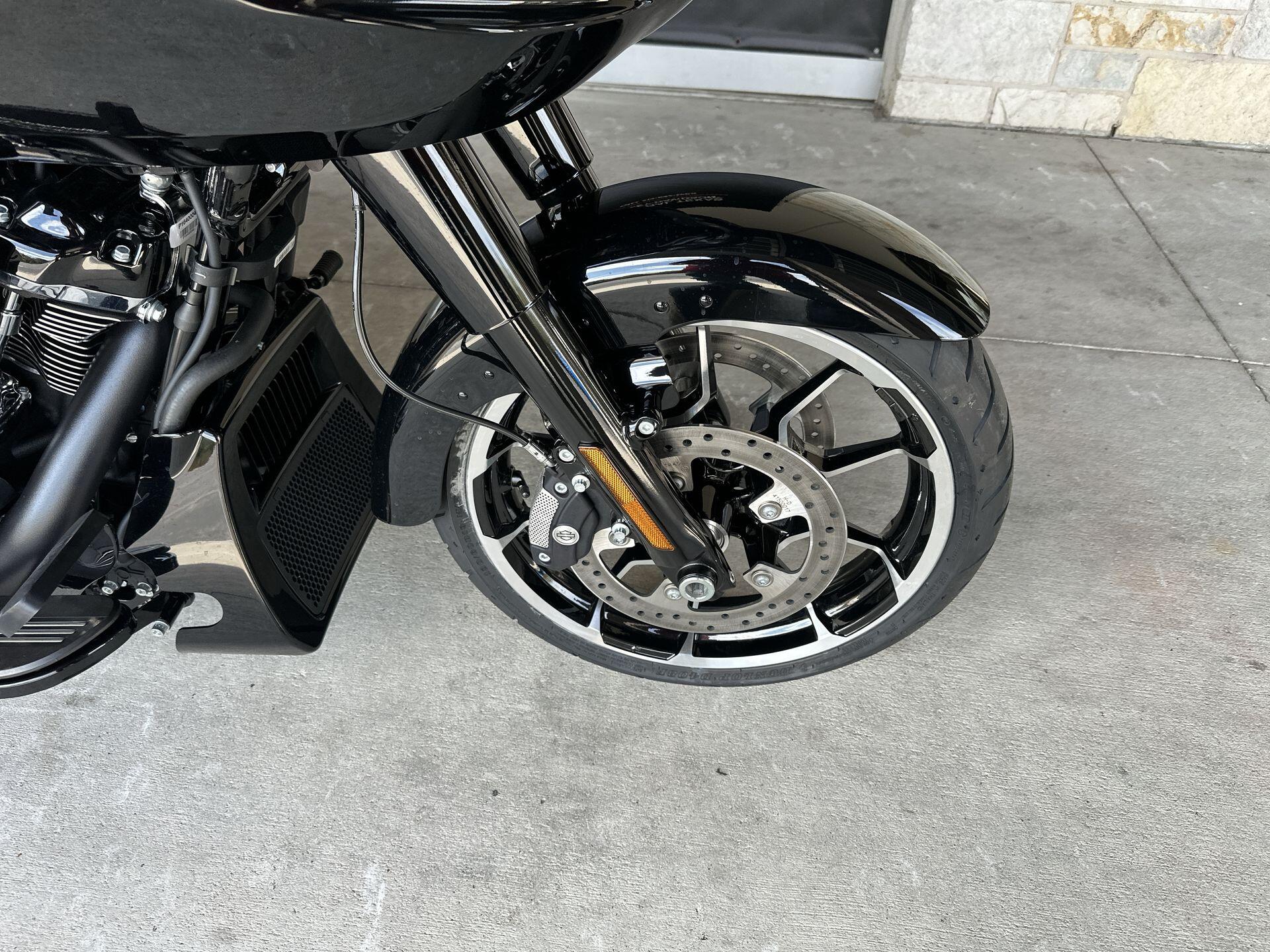 2026 Harley-Davidson® Road Glide 3 FLTRT, photo 12