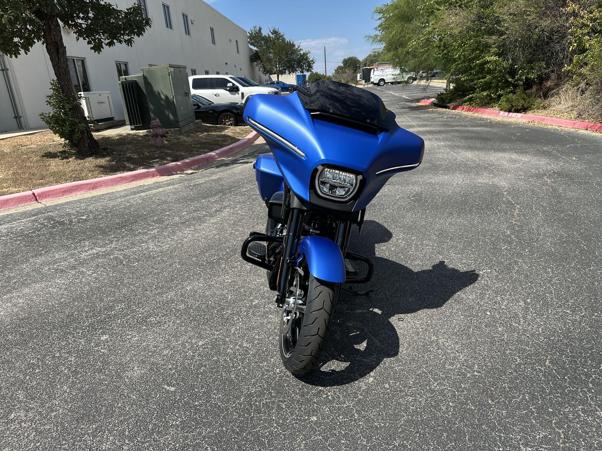 2026 Harley-Davidson® Street Glide® FLHX, photo 5