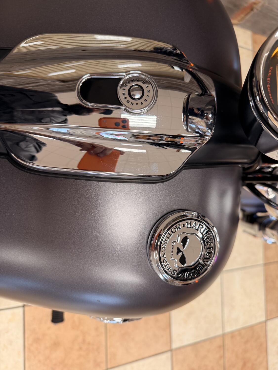 2016 Harley-Davidson® Breakout® Charcoal Denim, photo 10