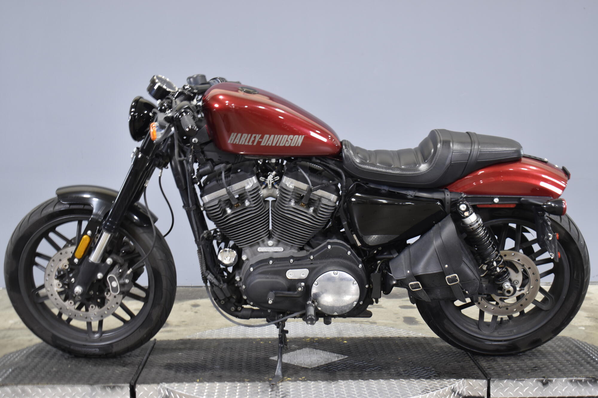 2016 Harley-Davidson® Roadster™ Velocity Red Sunglo & Red Pinstripe, photo 5