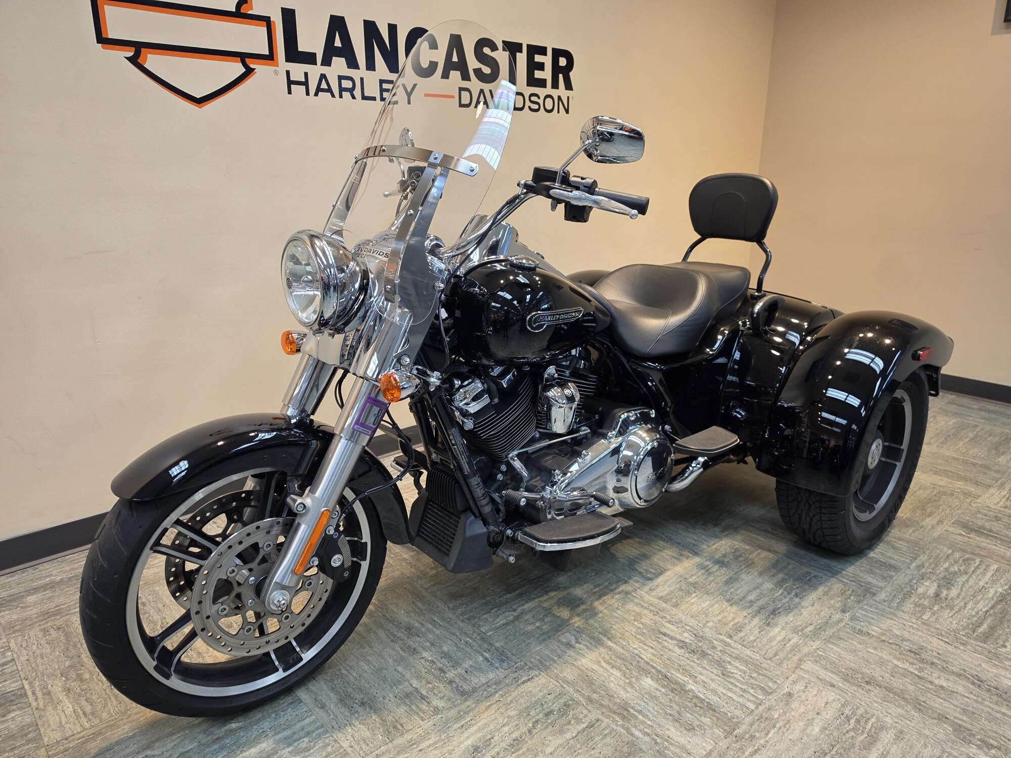 2019 Harley-Davidson® Freewheeler® Vivid Black FLRT, photo 7