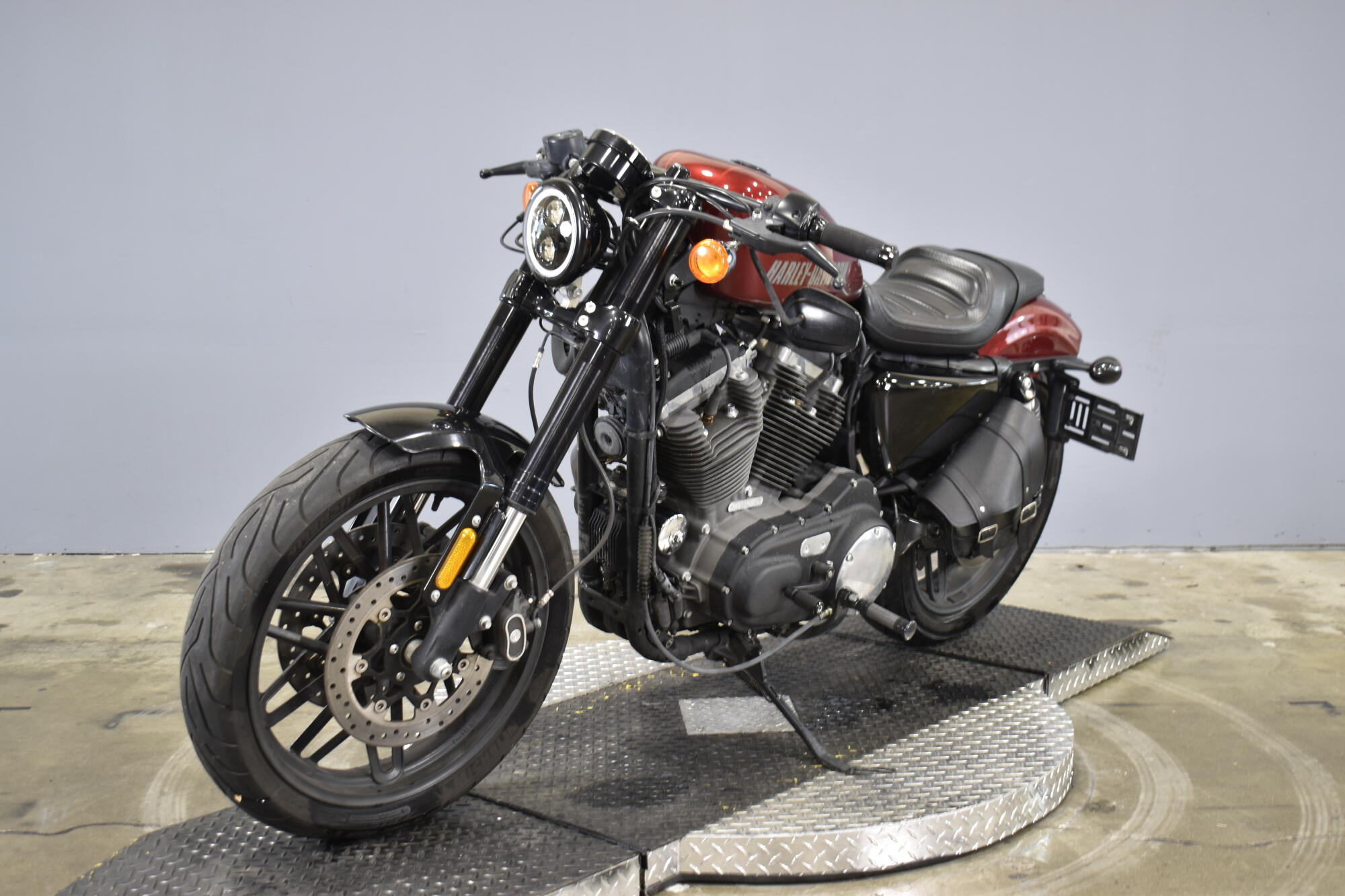2016 Harley-Davidson® Roadster™ Velocity Red Sunglo & Red Pinstripe, photo 4