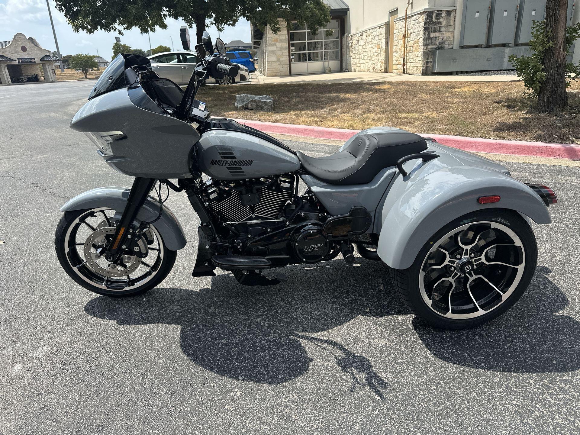 2026 Harley-Davidson® Road Glide 3 FLTRT, photo 7